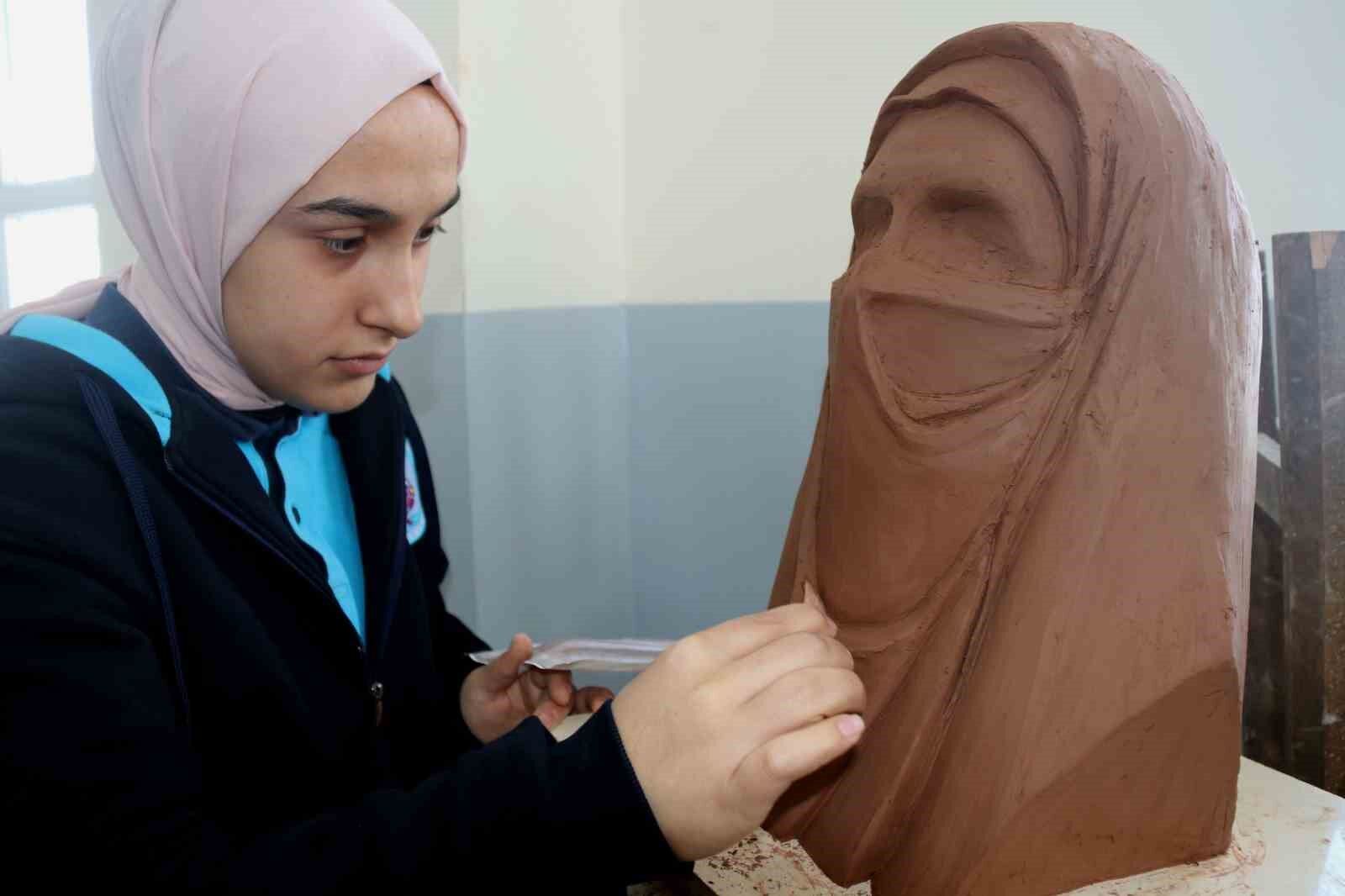 Bitlis’te geleceğin heykeltıraşları yetişiyor