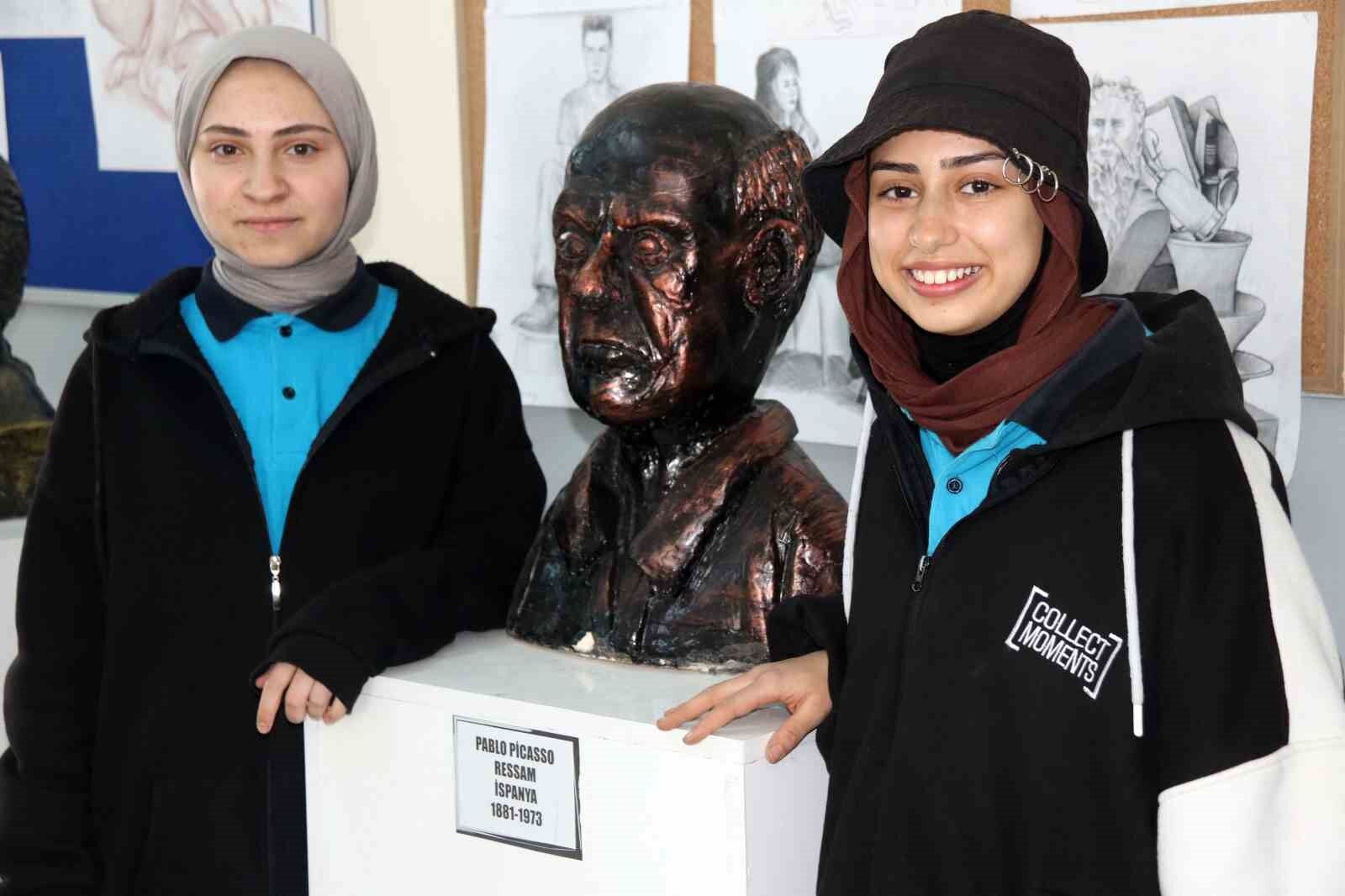 Bitlis’te geleceğin heykeltıraşları yetişiyor