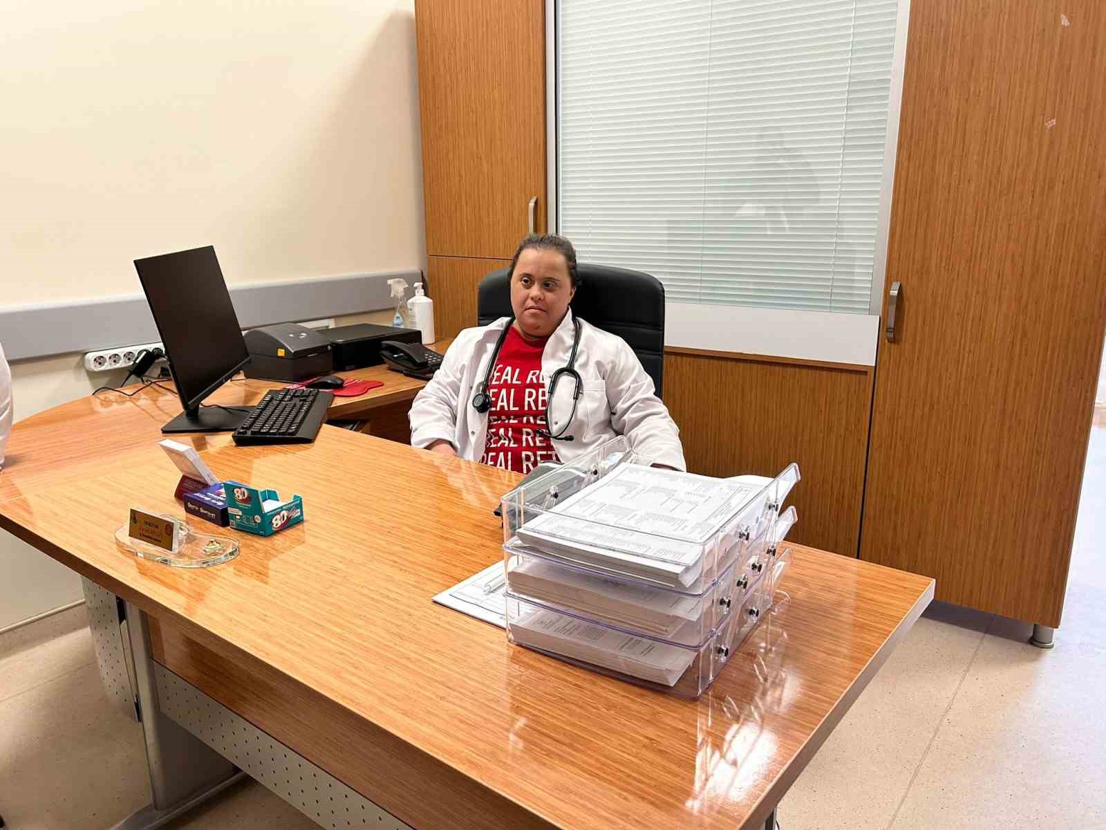 Bir günlüğüne doktor oldular, ortaya renkli görüntüler çıktı