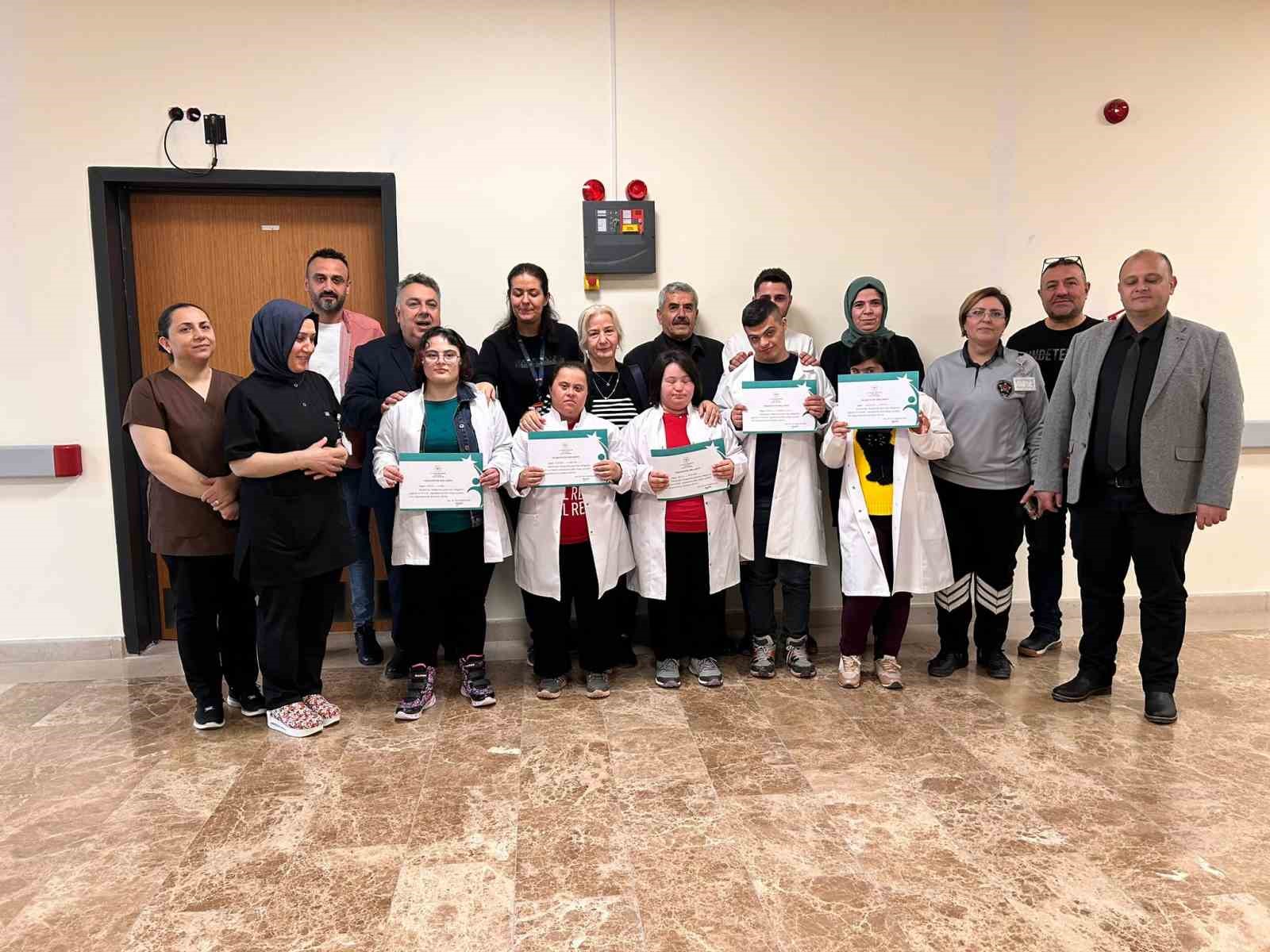 Bir günlüğüne doktor oldular, ortaya renkli görüntüler çıktı