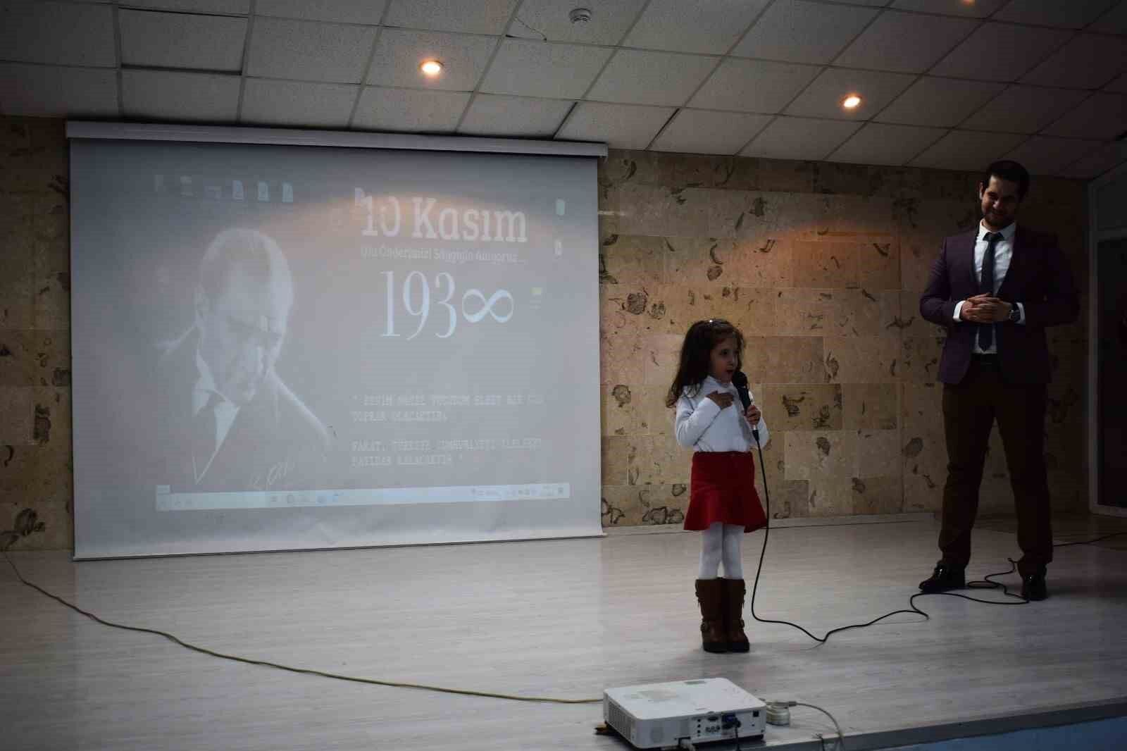 6 yaşındaki minik öğrenci İstiklal Marşı’nı ezbere okudu