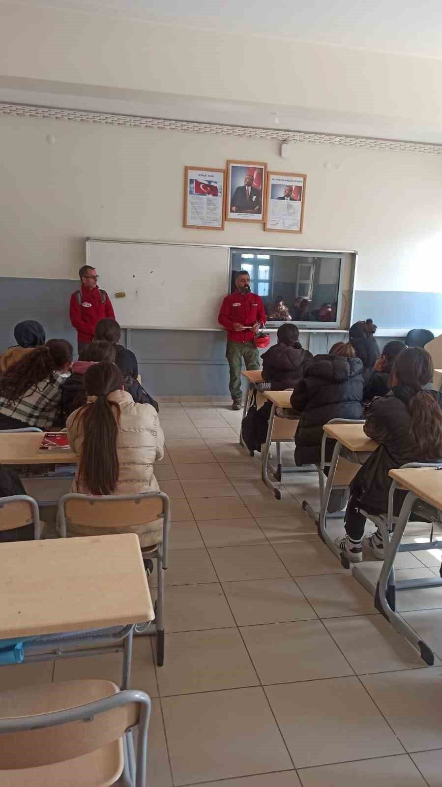 Van’da gerçeği aratmayan deprem tatbikatı