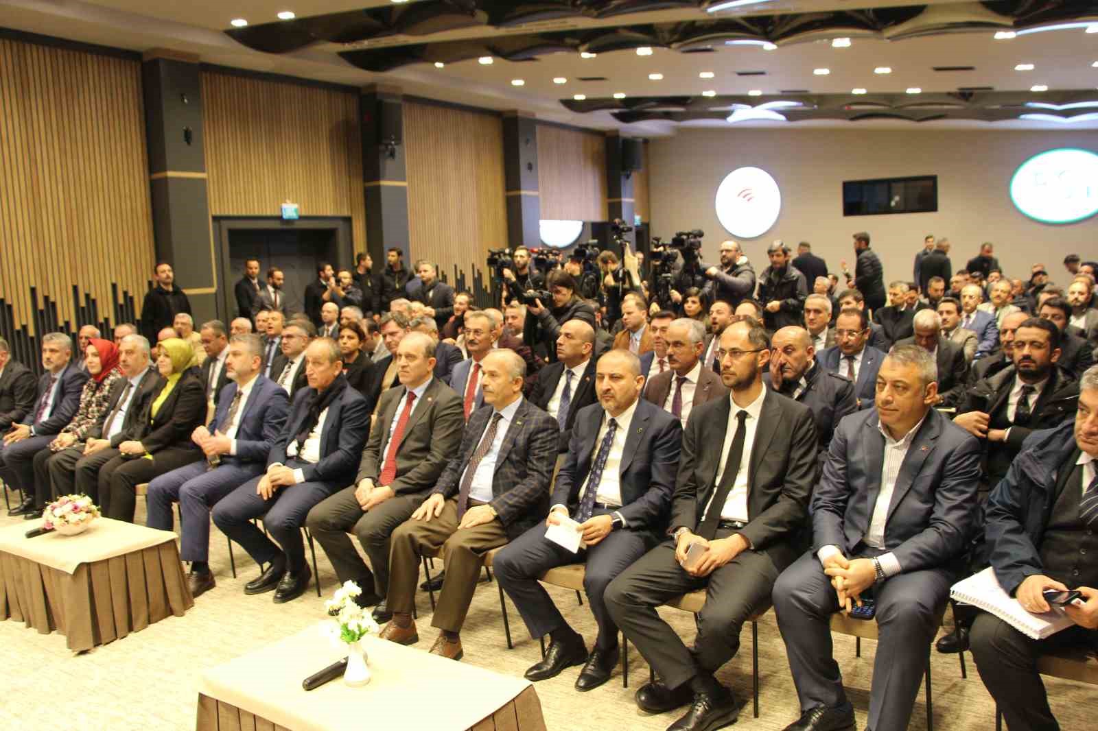 Bakan Özhaseki, acı gerçeği Emek ve Aksaray Mahallesi örneği ile verdi: “Örgüt üyeleri istemiyoruz diye bağırdılar, bir kişi bile yaşamıyor”