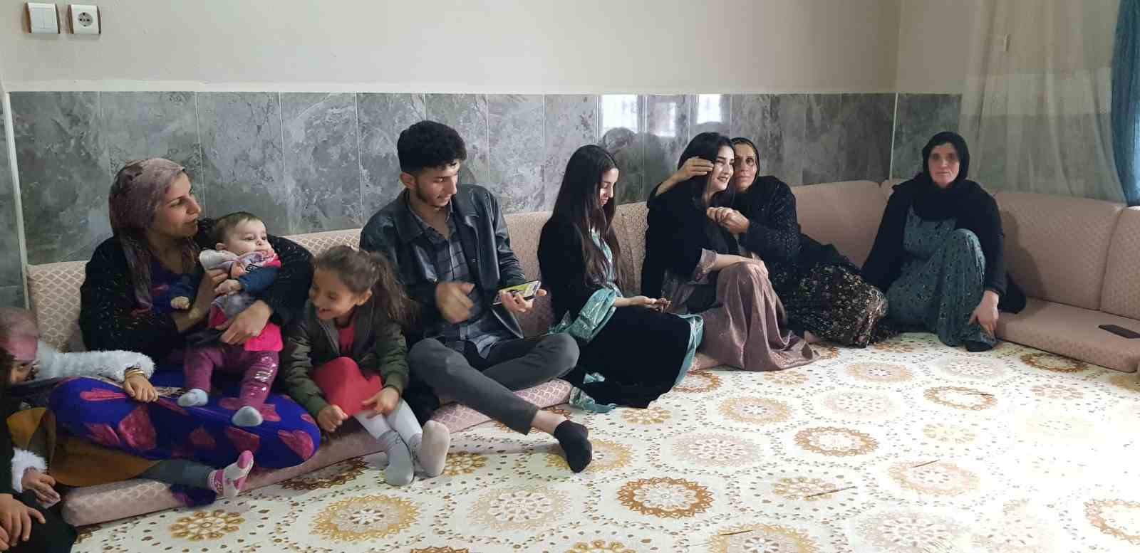 Derecik’te ilk kez bir kadın, muhtar adayı oldu