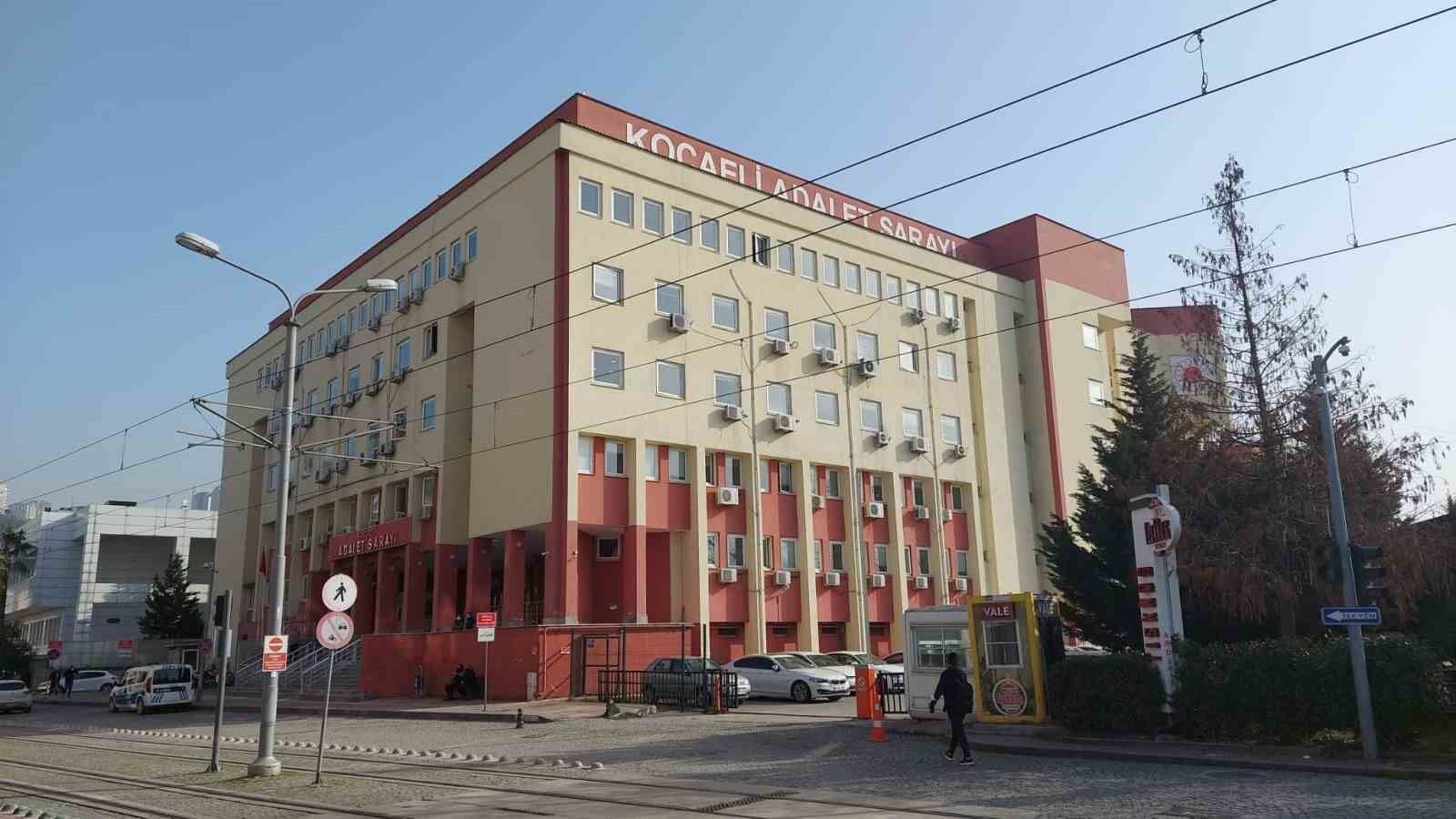 Barışmayı reddeden eşini defalarca bıçaklamıştı: 