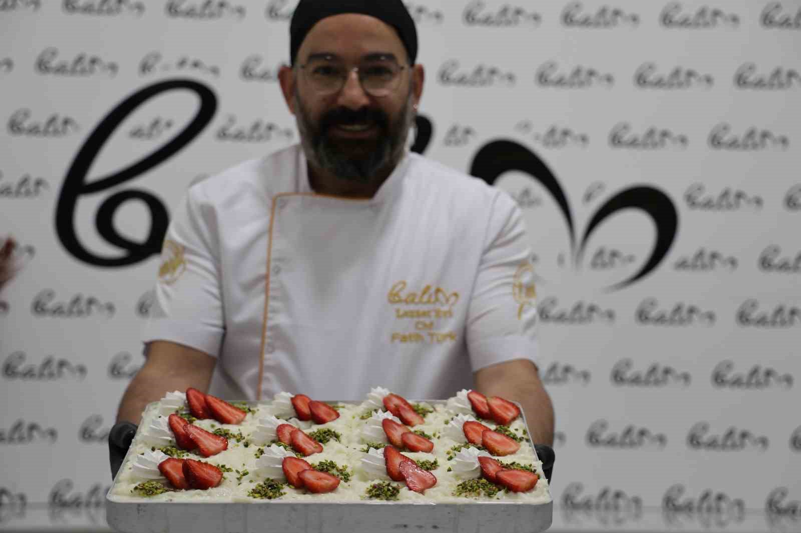 Ramazan sofralarının en renkli tatlısı, güllaç