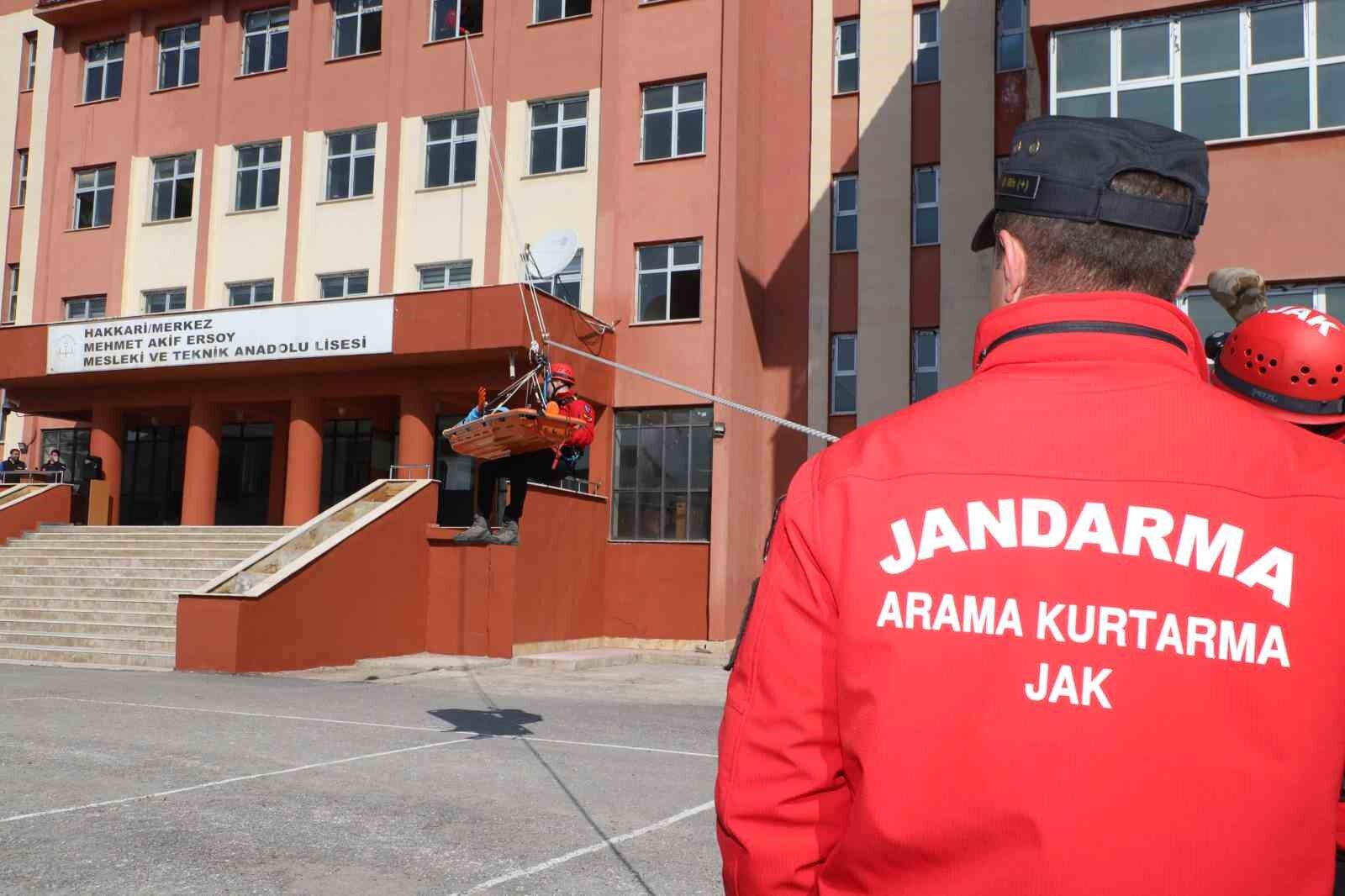 Hakkari’de gerçeği aratmayan tatbikat