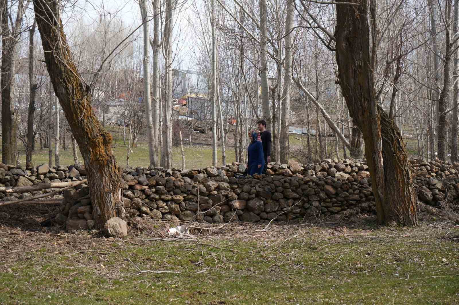 Evde Sağlık Birimi ekipleri karla kaplı köylere giderek hastaları tedavi ediyor