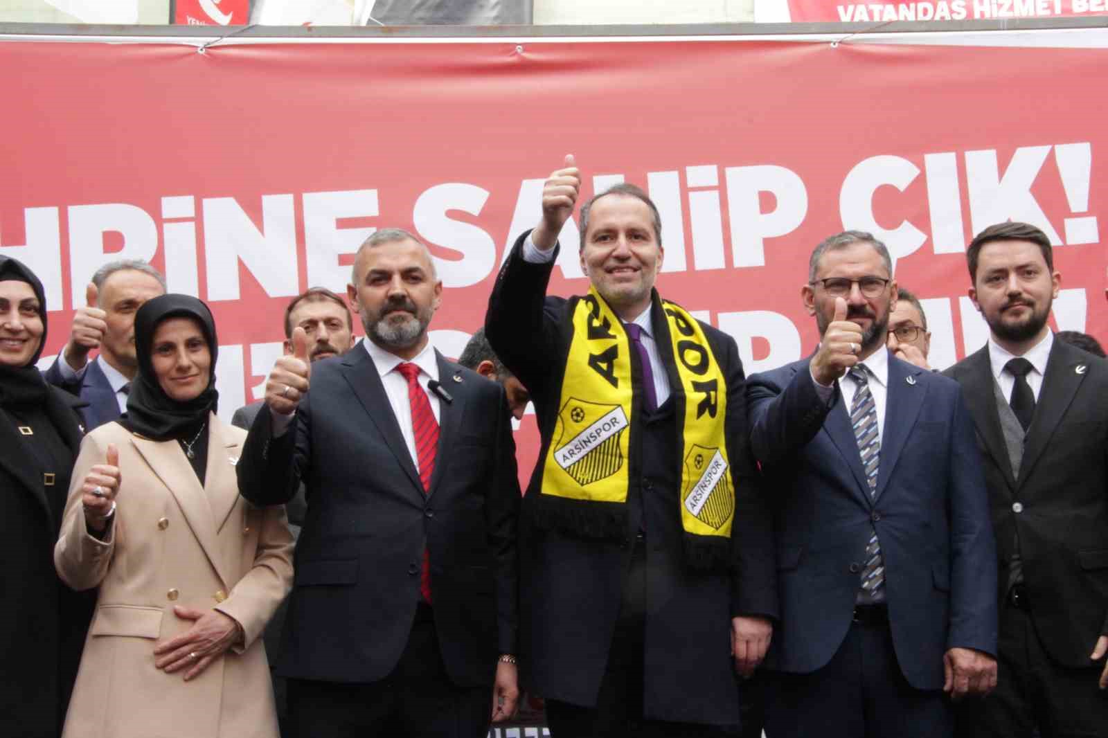 Yeniden Refah Partisi Genel Başkanı Erbakan: “Milletimiz akın akın, fevç fevç Yeniden Refah’a koşuyor”