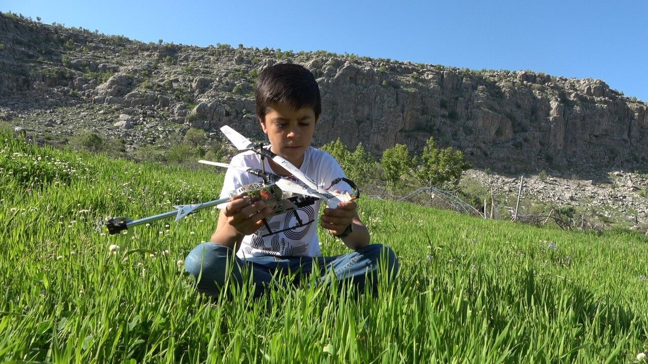 14 yaşındaki çocuk geri dönüşüm malzemeleriyle teknolojik aletler yaptı