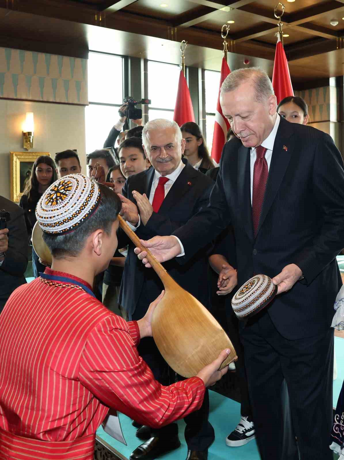 Cumhurbaşkanı Erdoğan, çocukları kabul etti