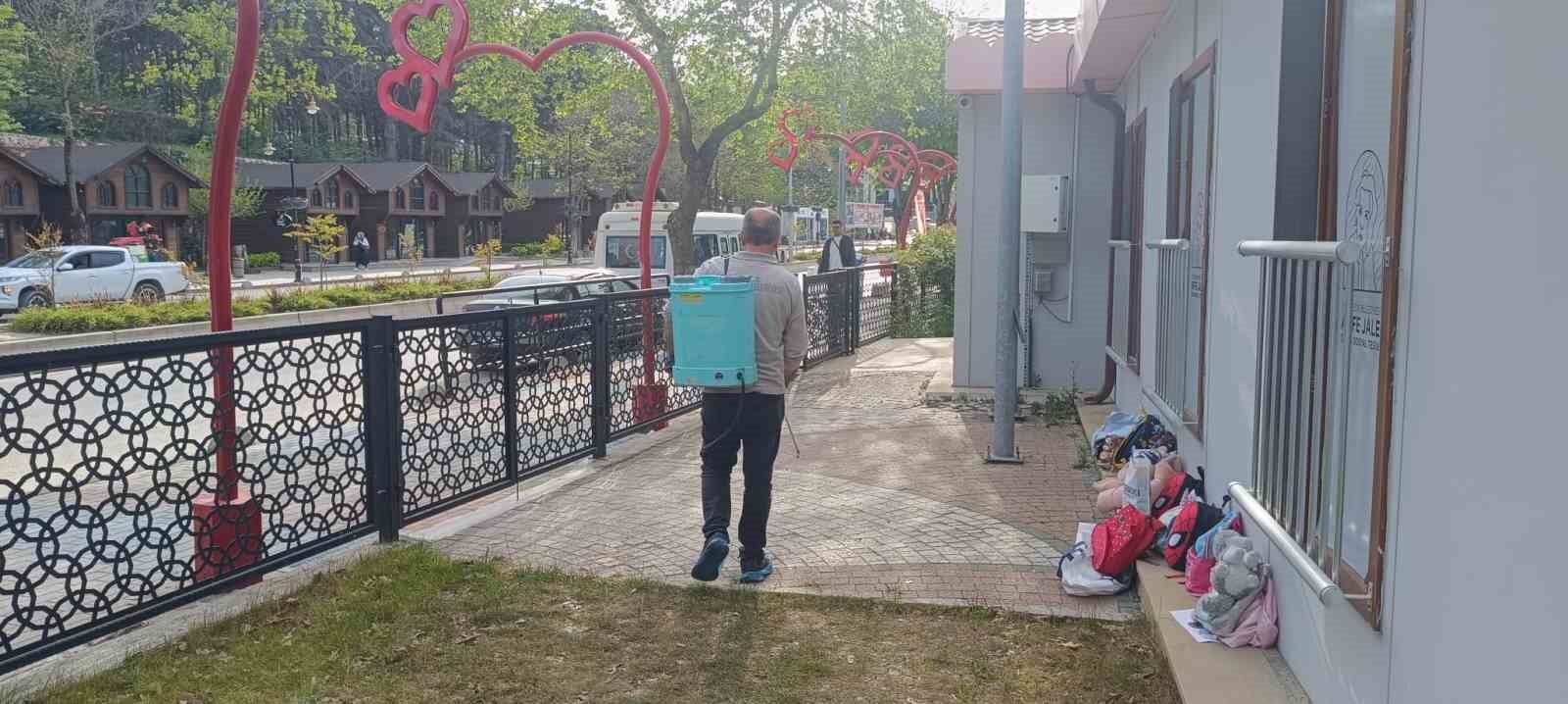 Bilecik Belediyesinden sivrisinek ilaçlama çalışması