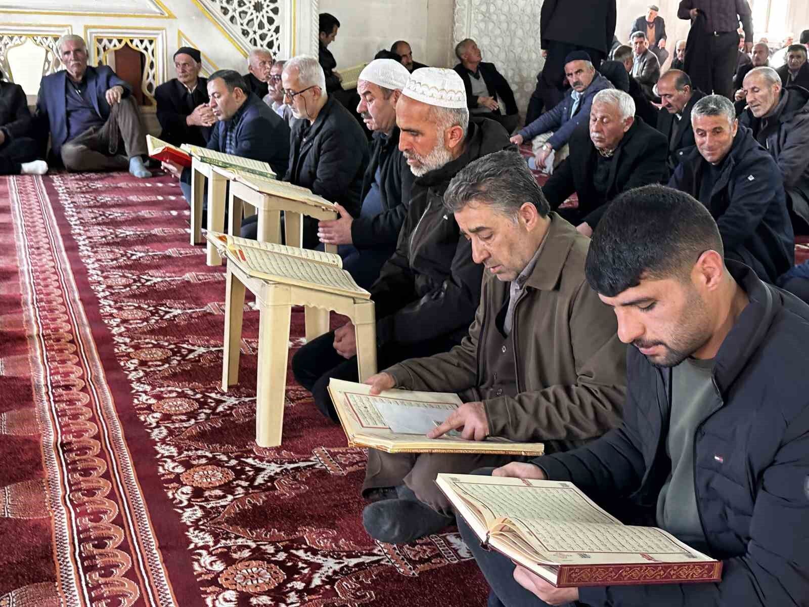 Yüksekova’da mukabele geleneği yaşatılıyor