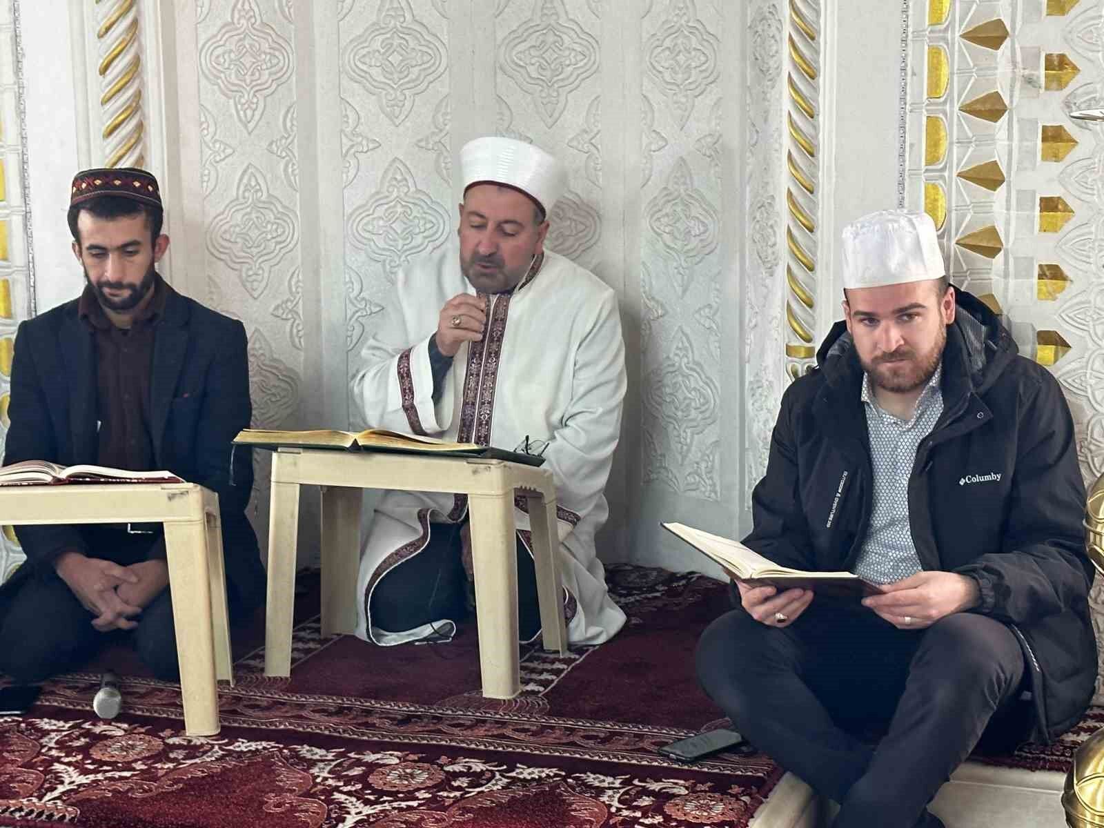 Yüksekova’da mukabele geleneği yaşatılıyor