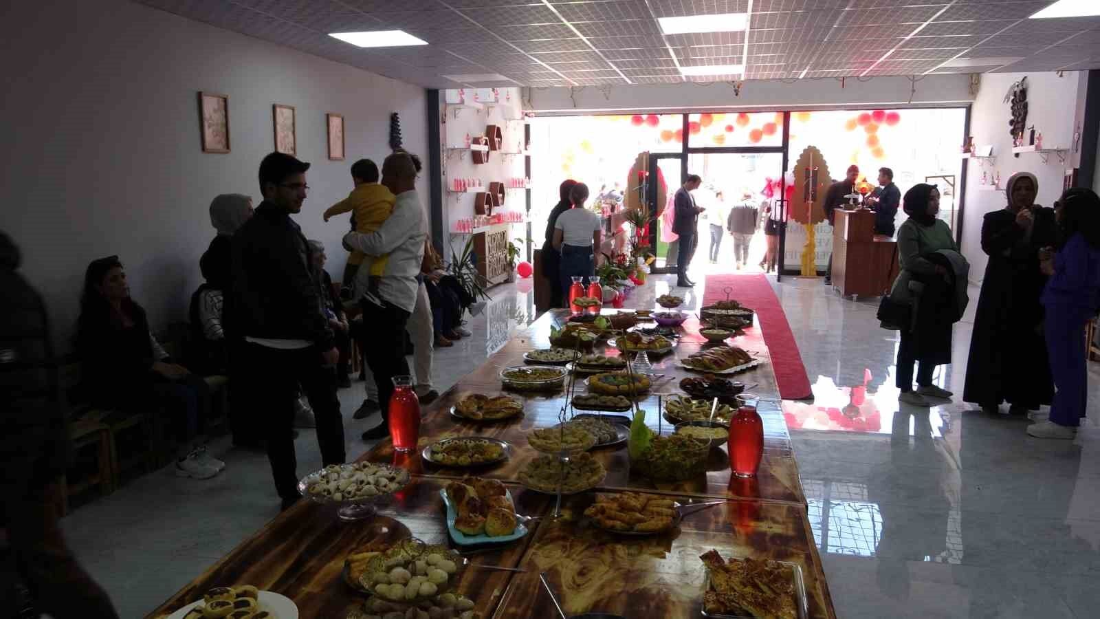 Bitlis’te 7 girişimci kadın kooperatif açtı