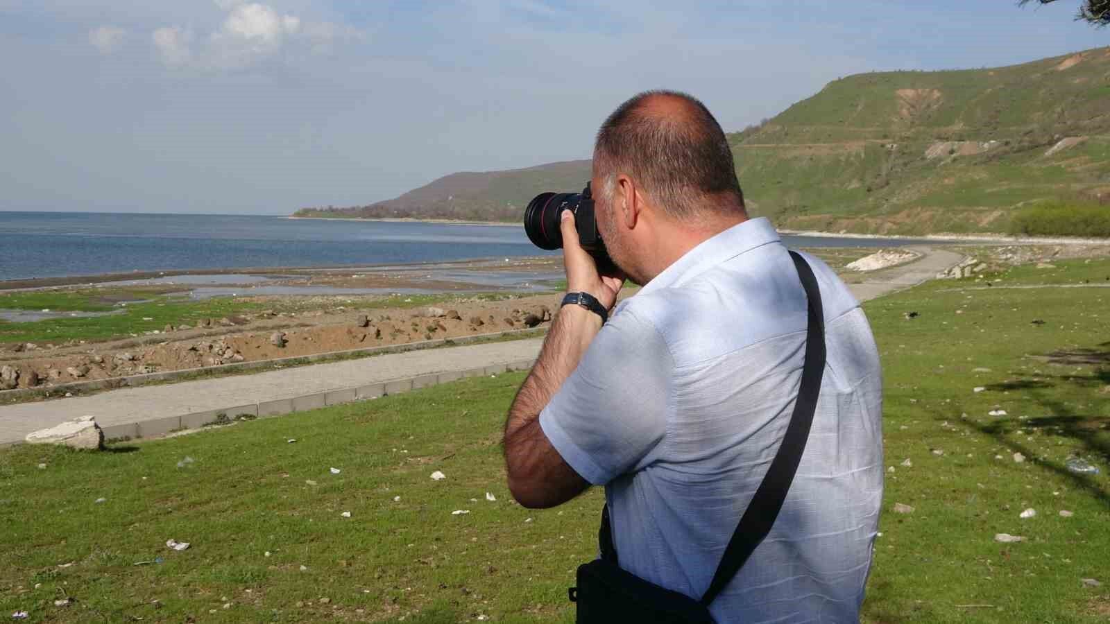 Tatvan’da flamingolar görsel şölen oluşturdu