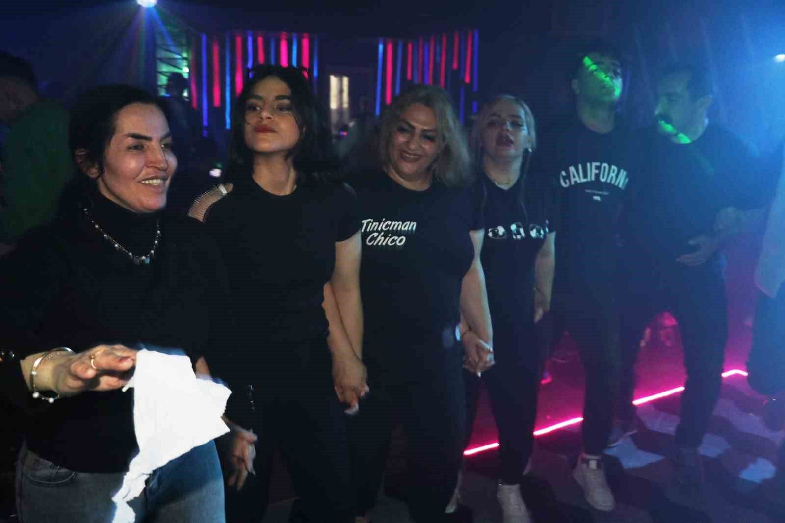 İranlılar Van’da halay çekmeyi öğreniyor