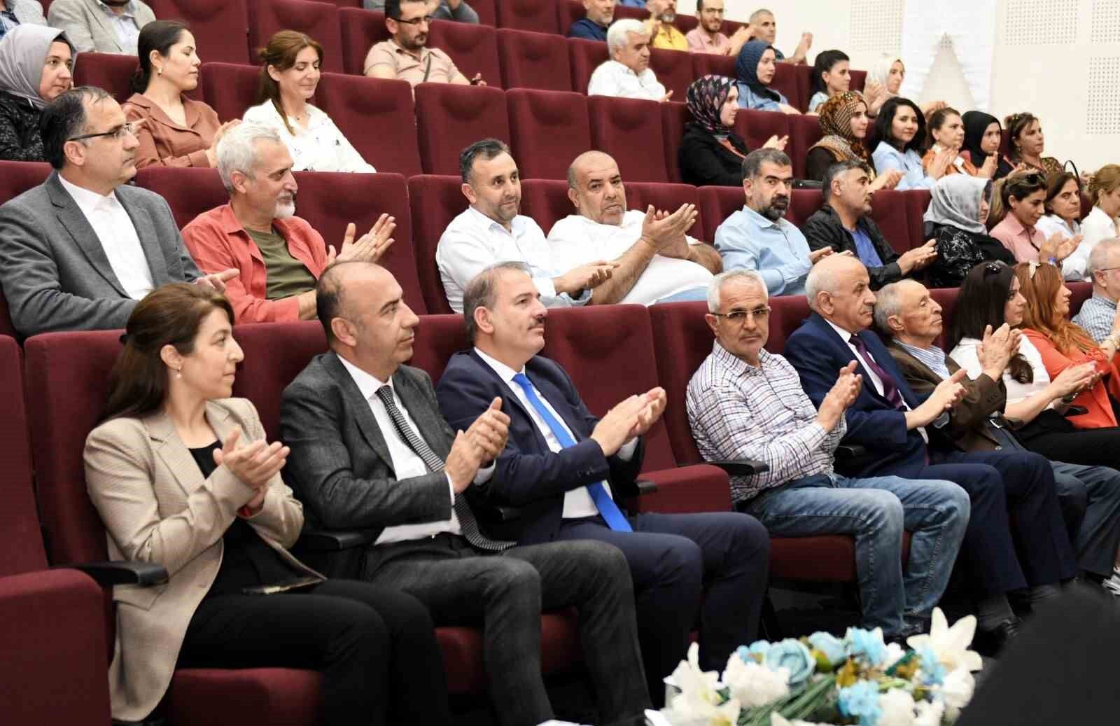 Adıyaman Üniversitesi’nde “21. Yüzyılda Öğretmen Olmak” konulu konferans