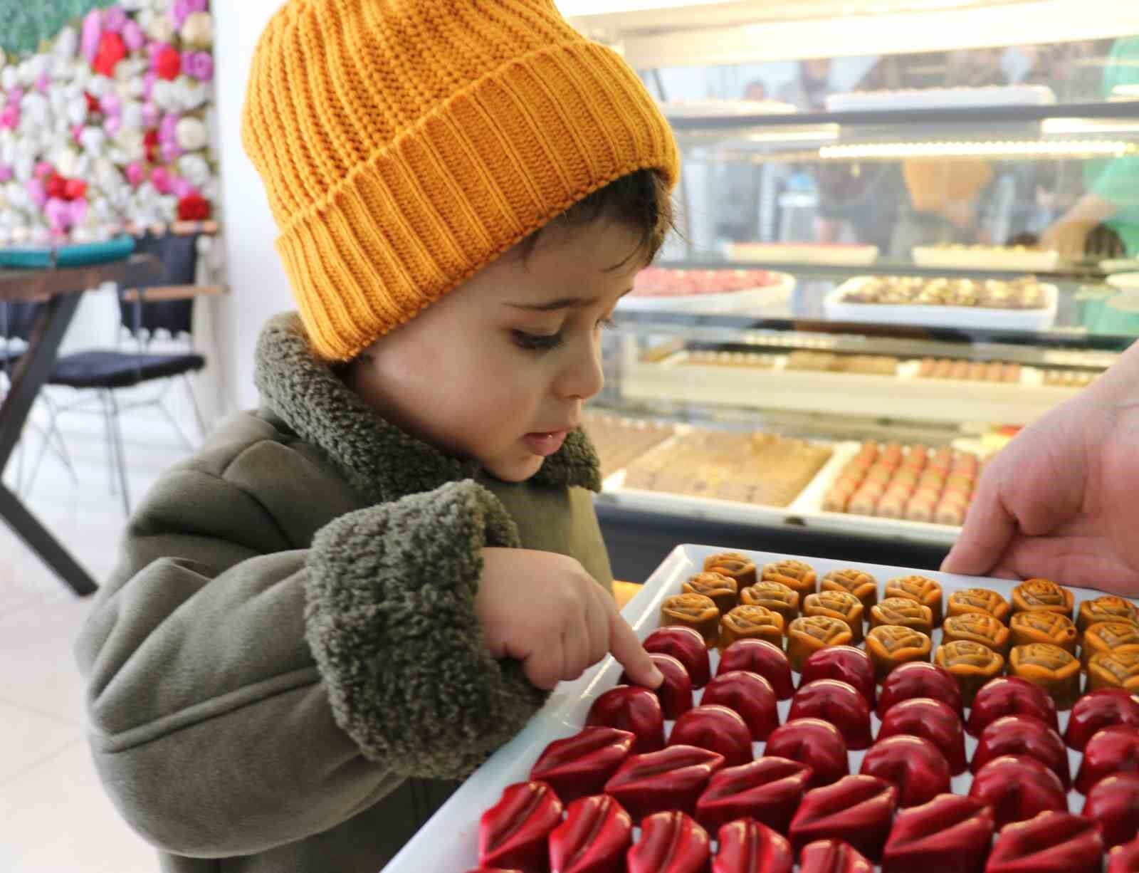 Eşi çikolata seviyor diye üretim atölyesi kurdu