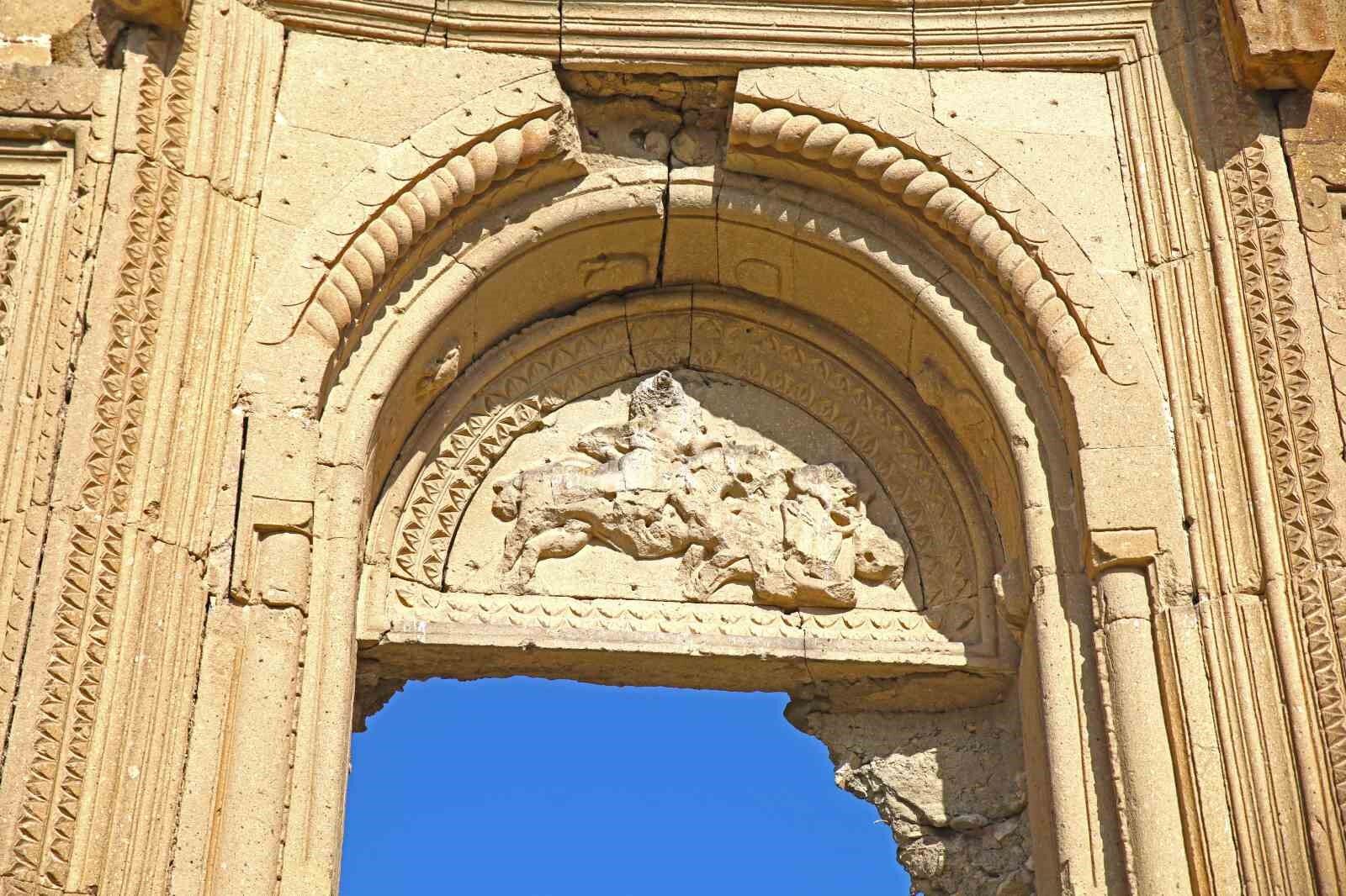 Van’ın bin 700 yıllık kilisesi ziyaretçilerini bekliyor