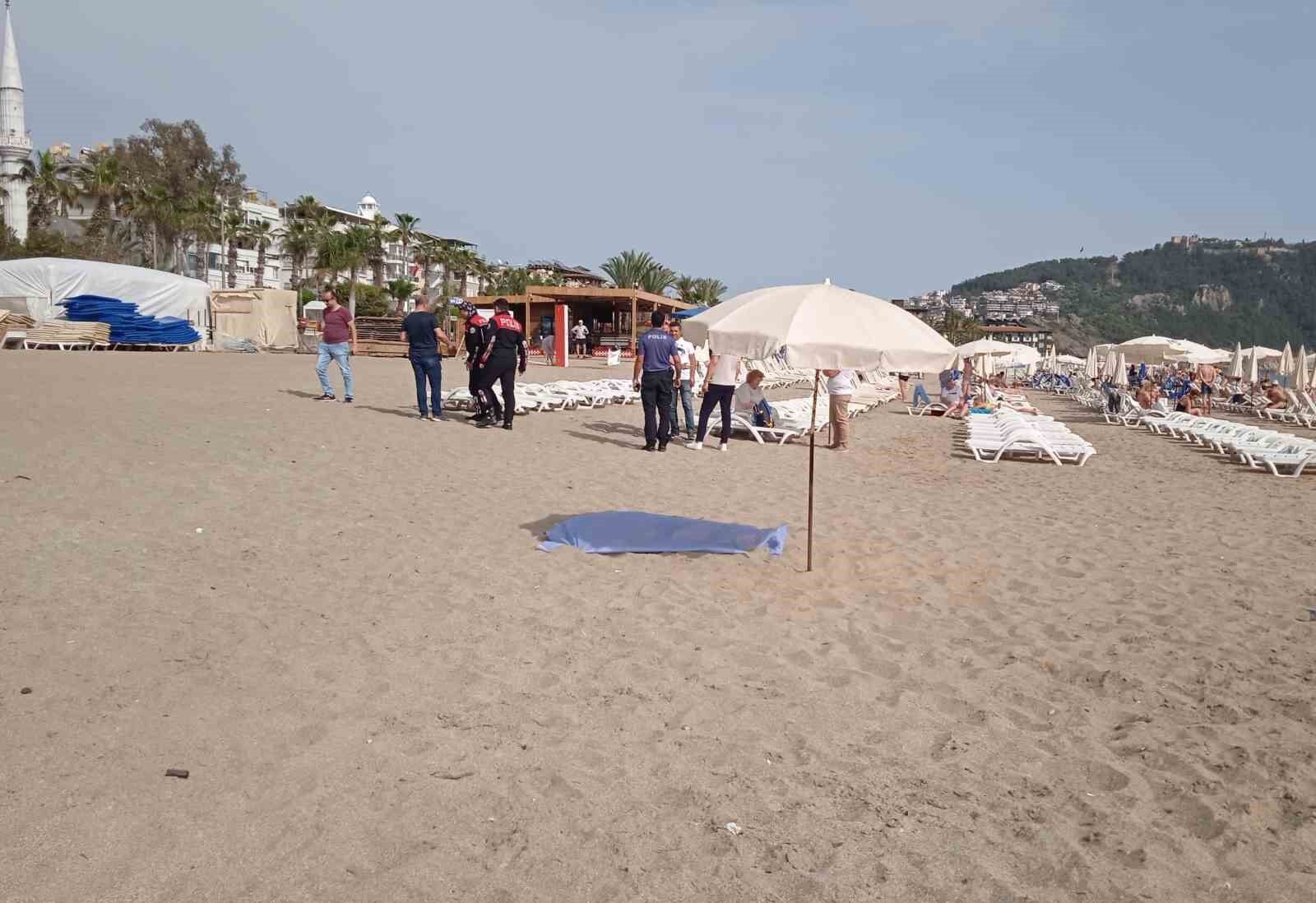 Alanya’da bir turist sahilde ölü bulundu