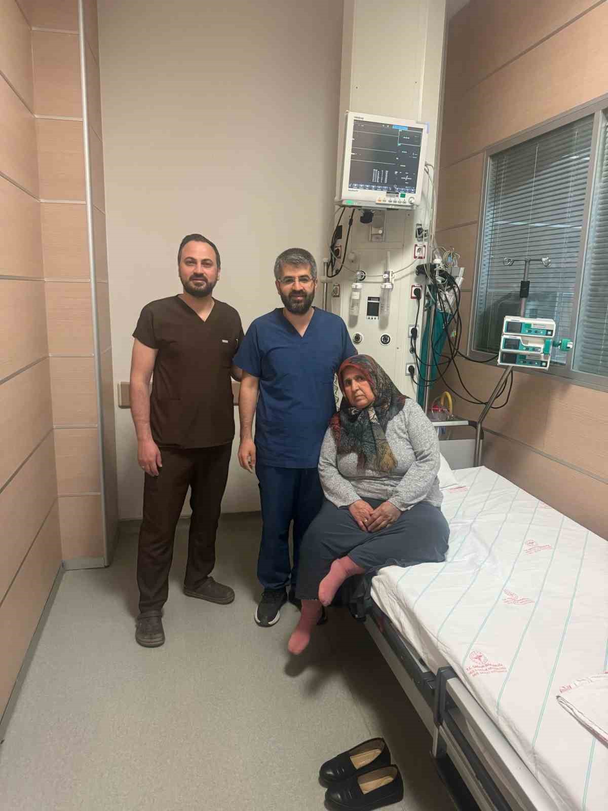 Muş Devlet Hastanesinde bir ilk: Üç kablolu pil ile sağlığına kavuştu