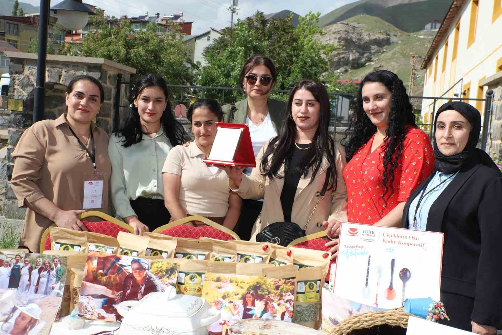 Hakkari’de yöresel lezzetler festivali düzenlendi