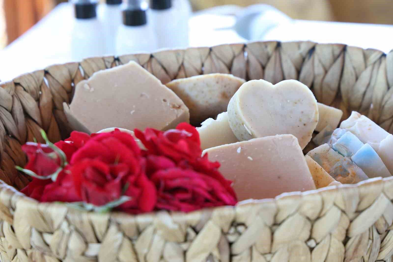 Hobi olarak başladı şimdi 45 çeşit sabun üretiyor