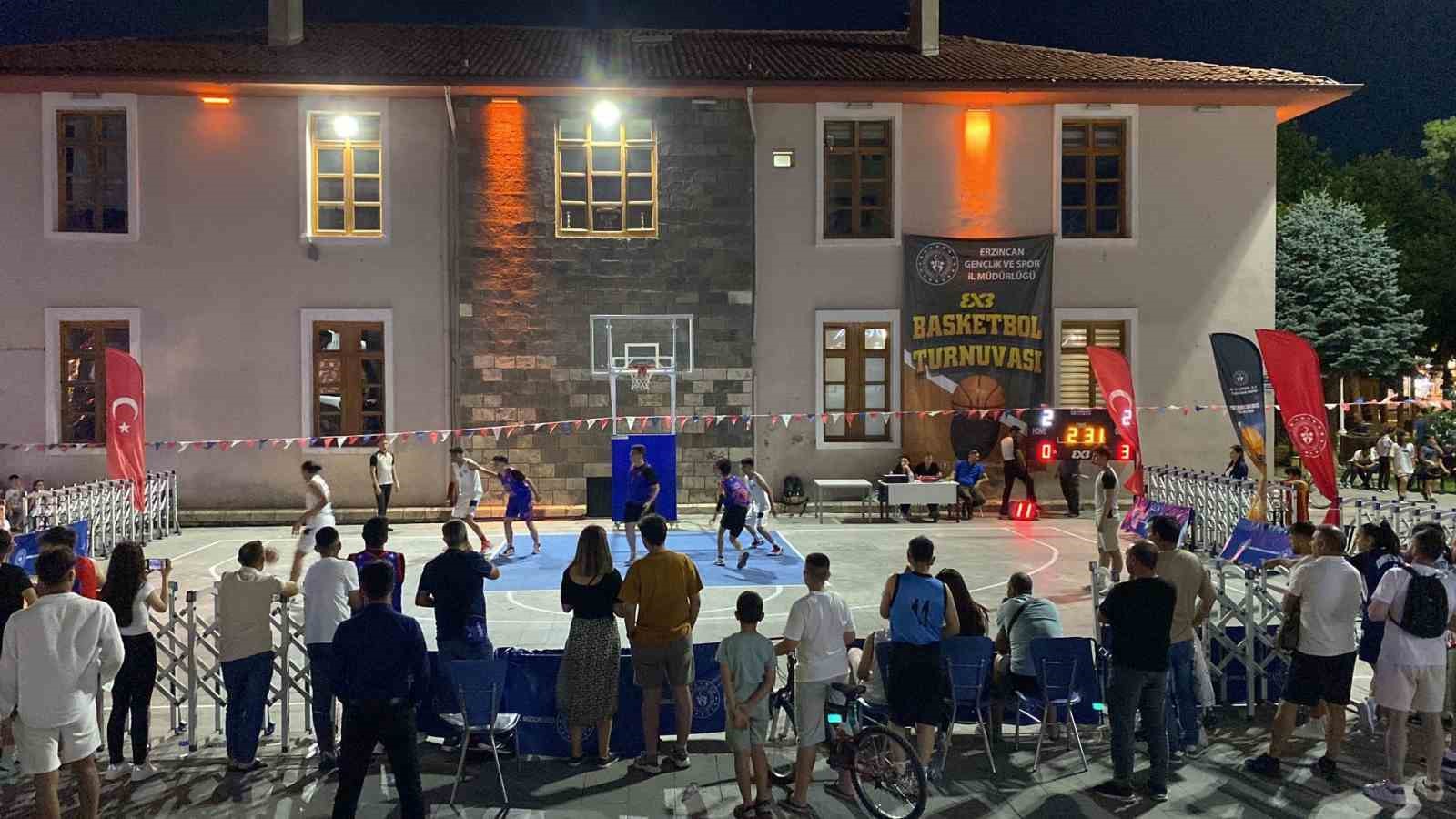 Erzincan’da sokaklar basketbol sahasına döndü