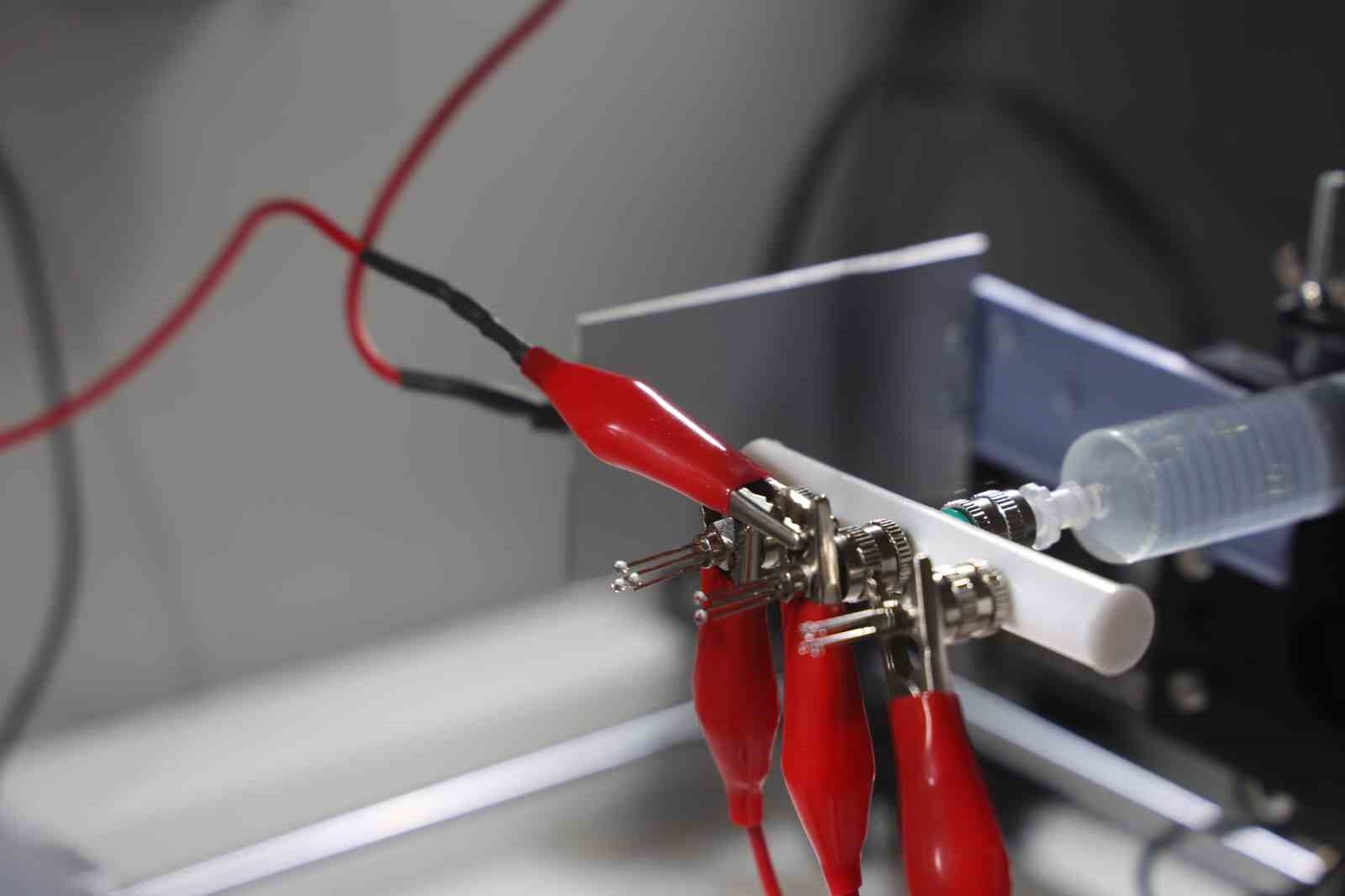 Türk profesör, fiziğin meşhur Coulomb Kanunu’nu cihaza dönüştürdü