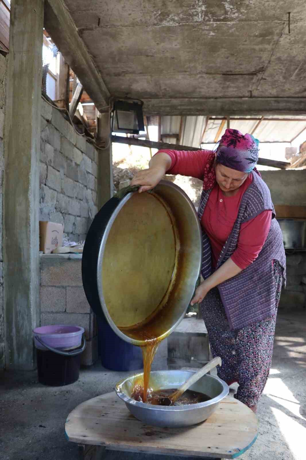 Karnavas’ta pekmez zamanı