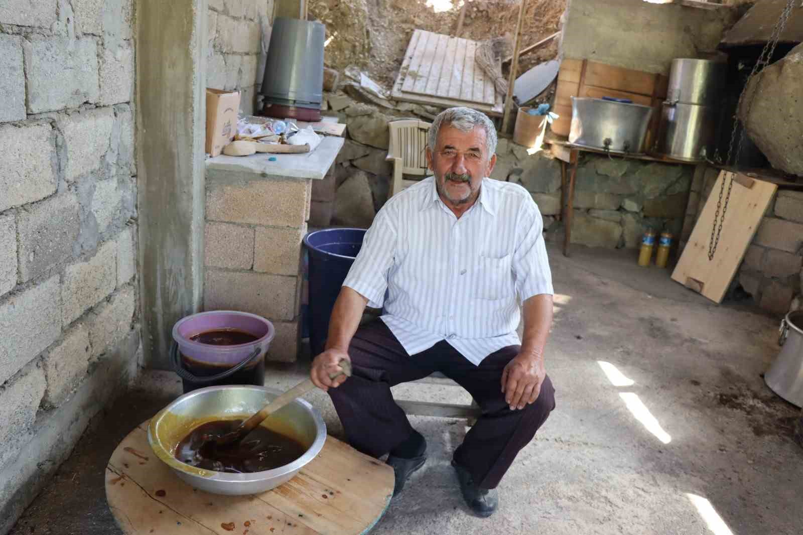 Karnavas’ta pekmez zamanı