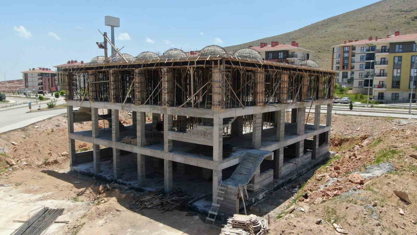 Verilen sözler yerine getirilmeyince caminin yapımı yarıda kaldı