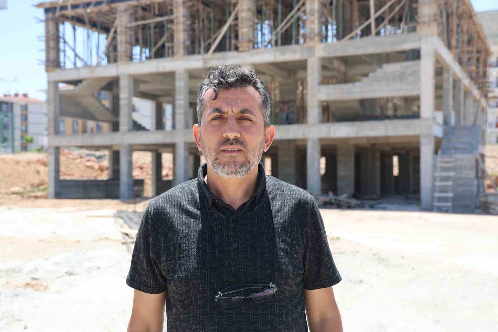 Verilen sözler yerine getirilmeyince caminin yapımı yarıda kaldı