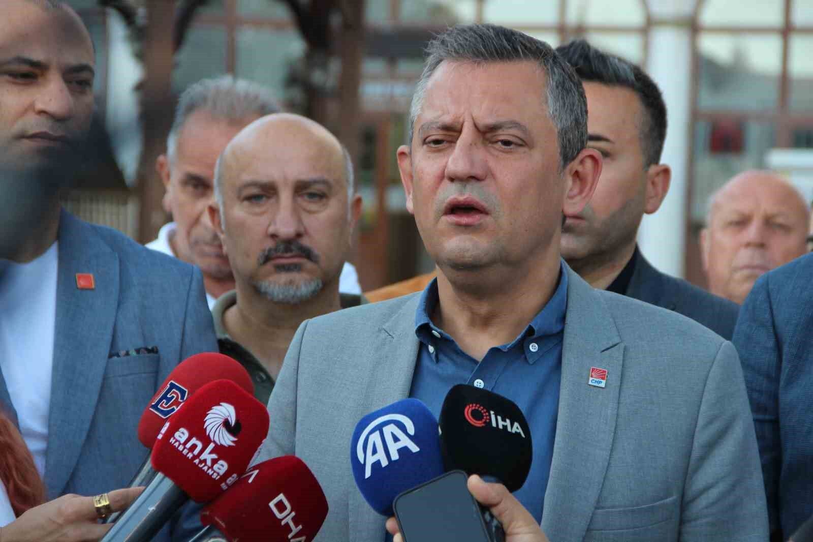 CHP Genel Başkanı Özel: “Cumhur İttifakı’nın ortakları bizim üzerimizden iletişim kuruyor. Bizim üzerimizden konuşmasınlar, birbirleriyle konuşsunlar”