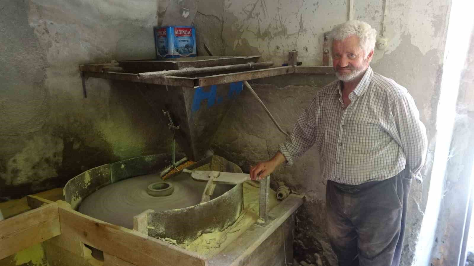 Asırlık değirmenler zamana yenik düşüyor