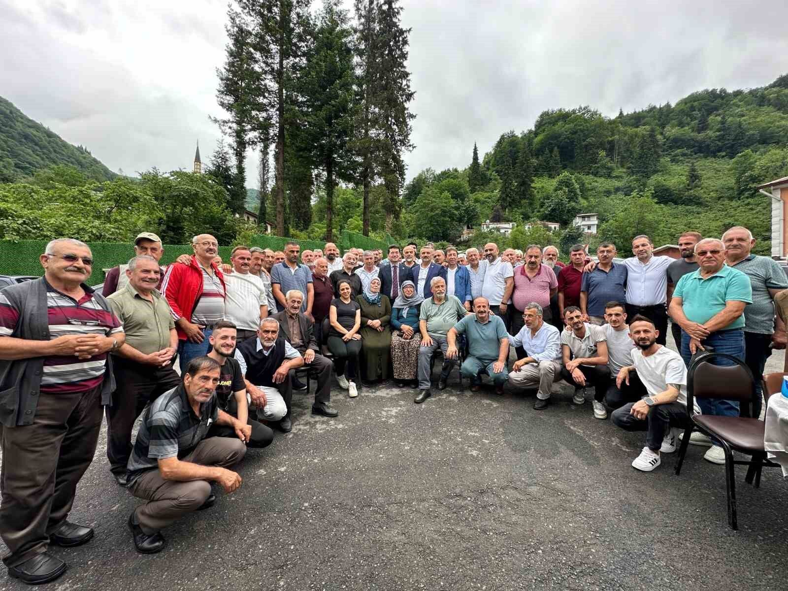 Başkan Kaya, Yeşilbük mahallesindeki geleneksel bayramlaşma törenine katıldı