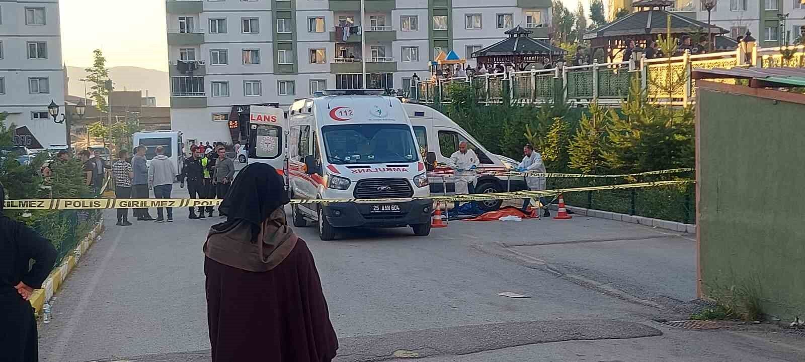 Erzurum’da aracın altında kalan küçük çocuk can verdi