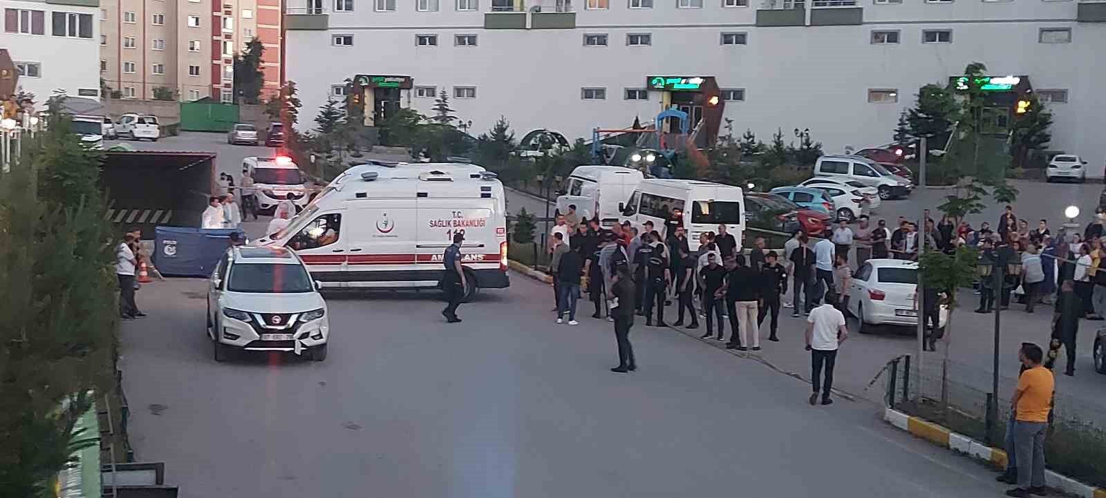 Erzurum’da aracın altında kalan küçük çocuk can verdi