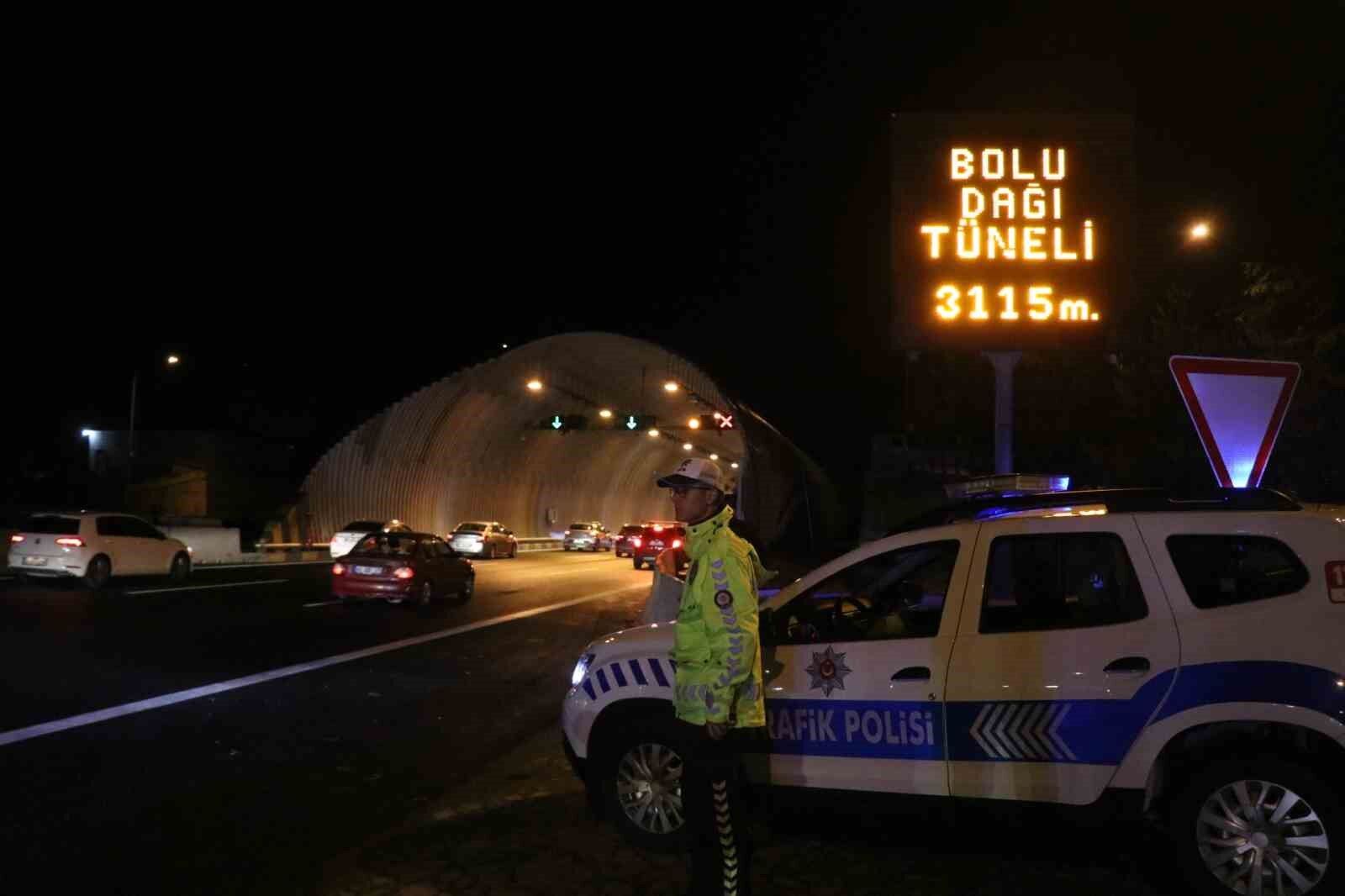 Yollarda bayram yoğunluğu devam ediyor