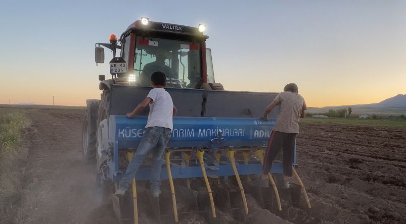 Adilcevaz’da fasulye ekimine başlandı