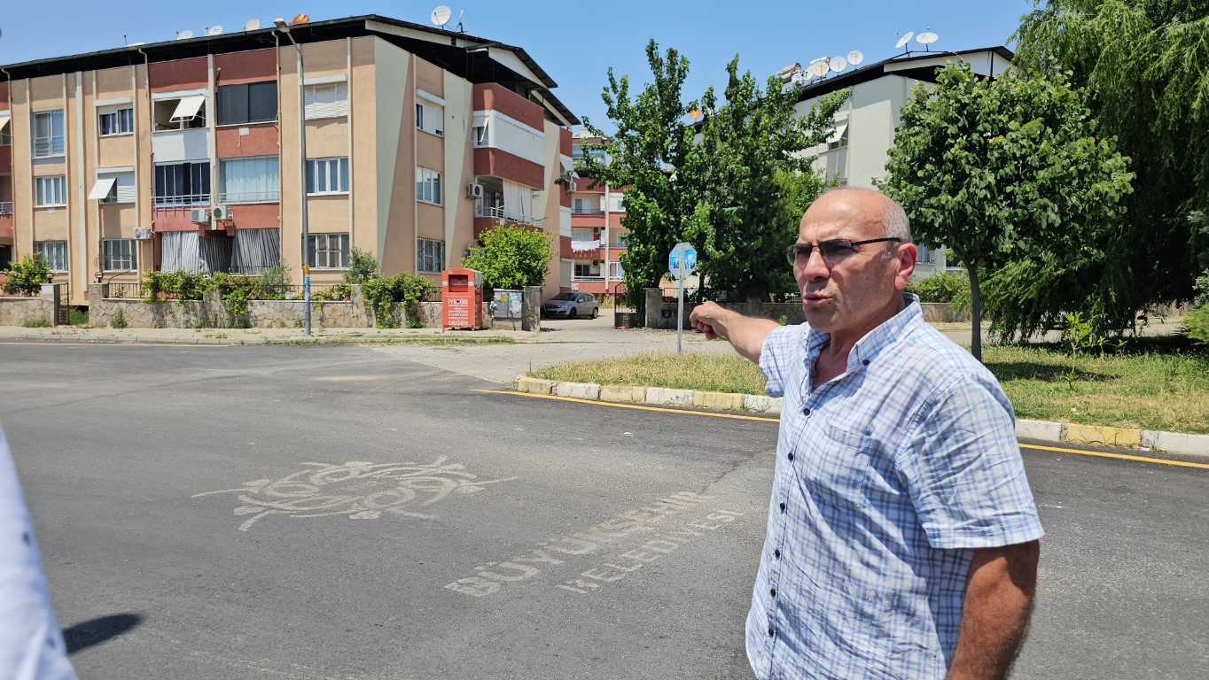 Sokak köpeklerinin saldırdığı yaşlı adam hayata tutundu