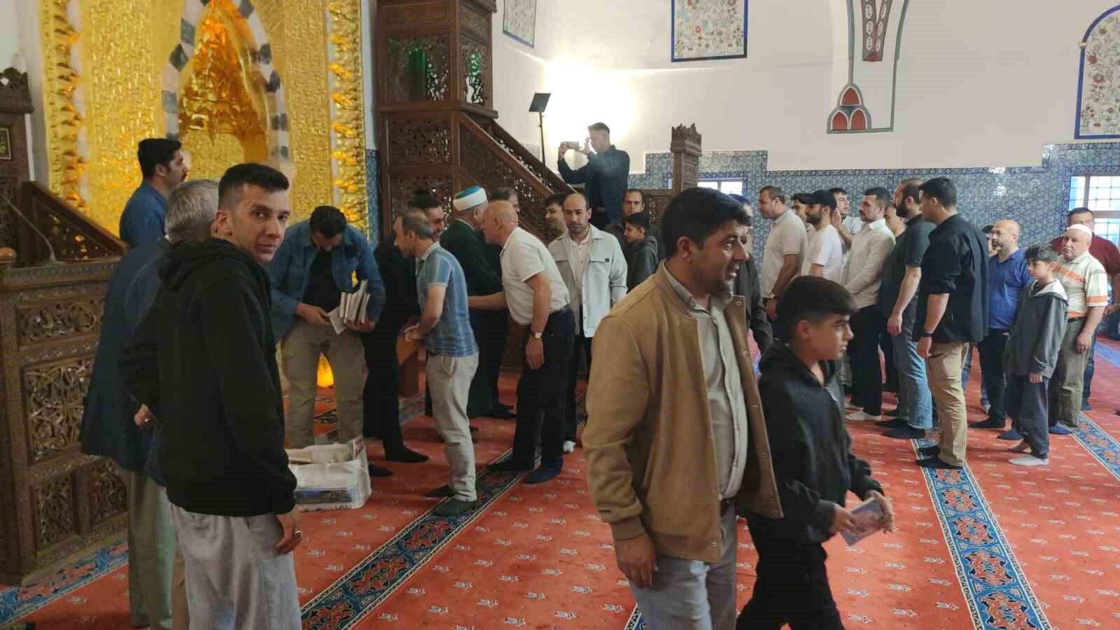 Tarihi camide Kurban Bayramı namazı