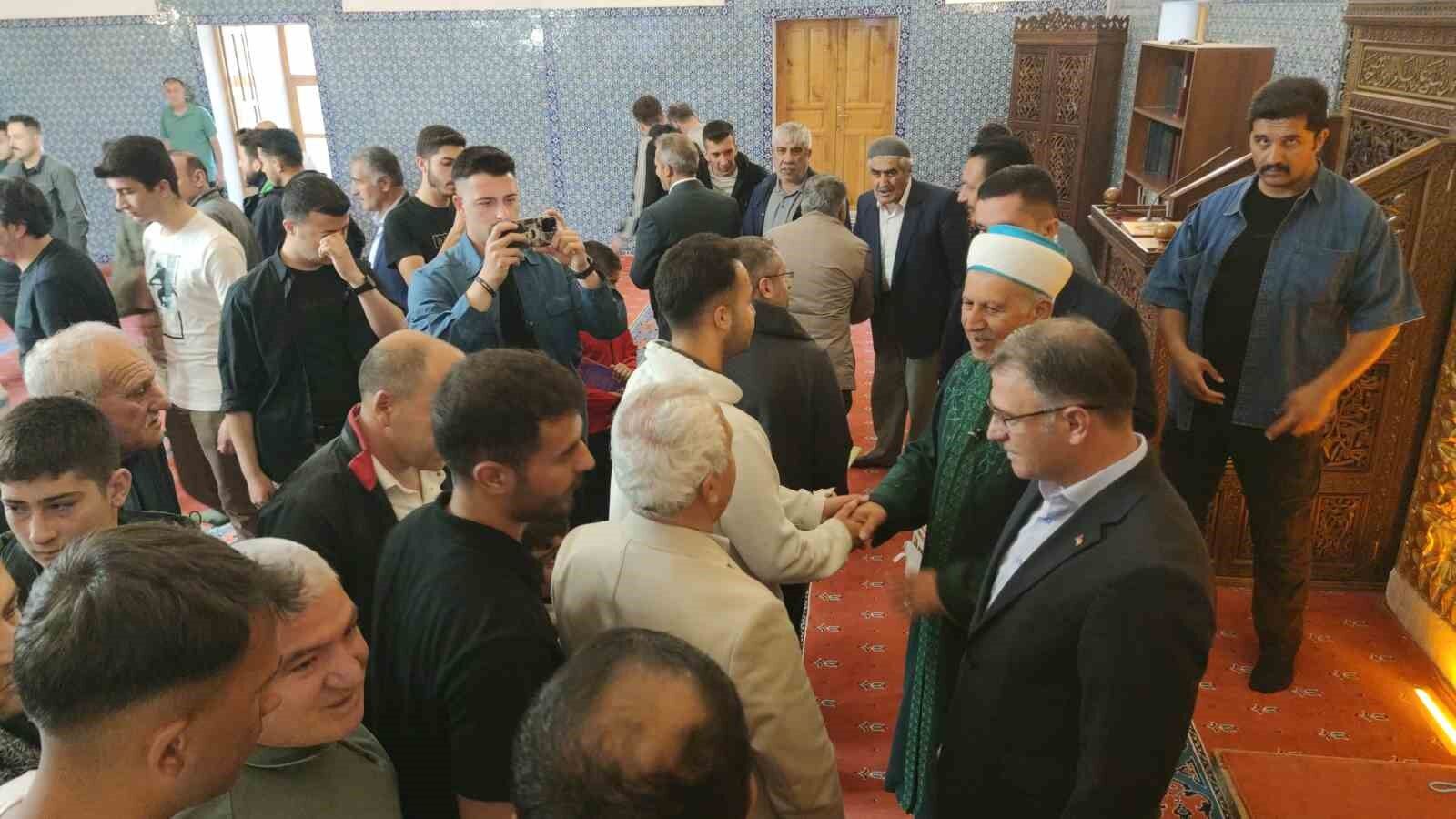 Tarihi camide Kurban Bayramı namazı