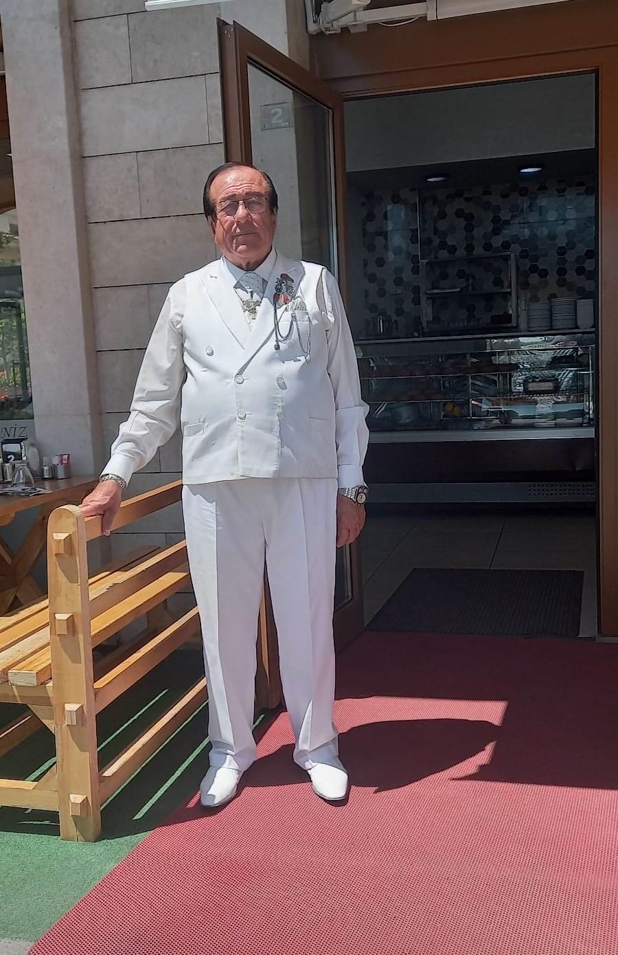 Yaşına rağmen her gün Konya’nın en şık giyineni o oluyor