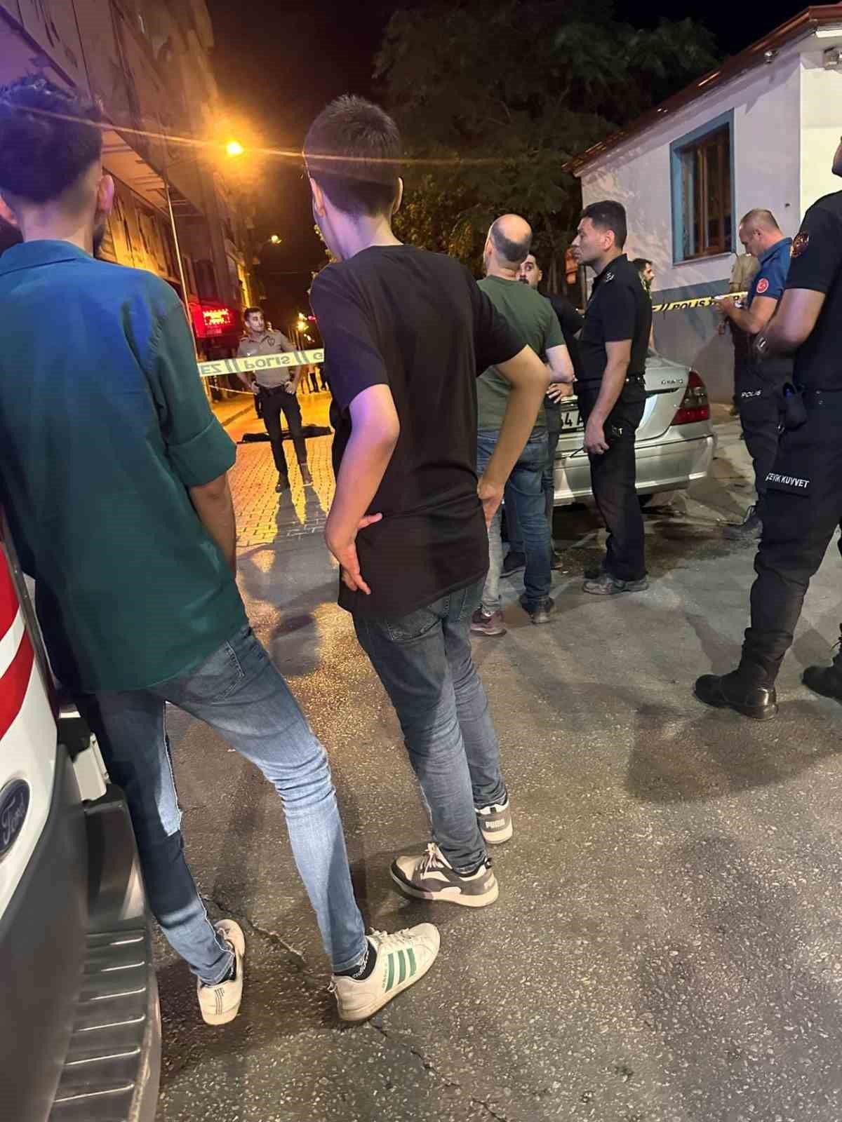 Önce kız arkadaşını öldürdü, ardından intihar etti