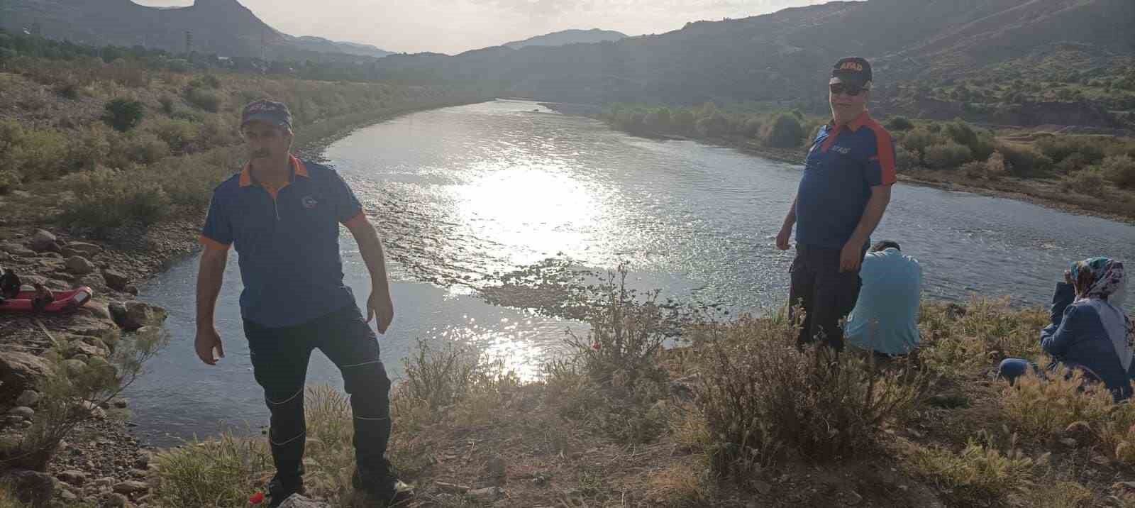14 yaşındaki çocuk Murat Nehri’nde kayboldu