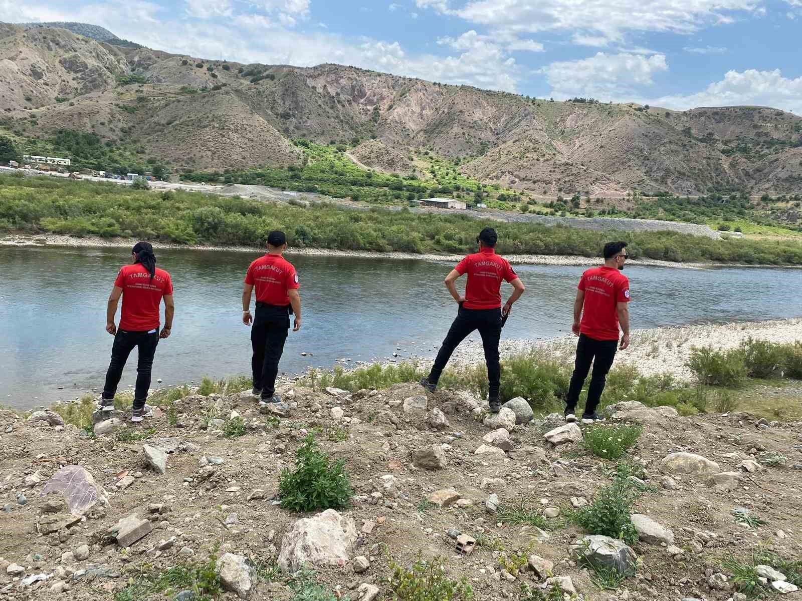 14 yaşındaki çocuk Murat Nehri’nde kayboldu