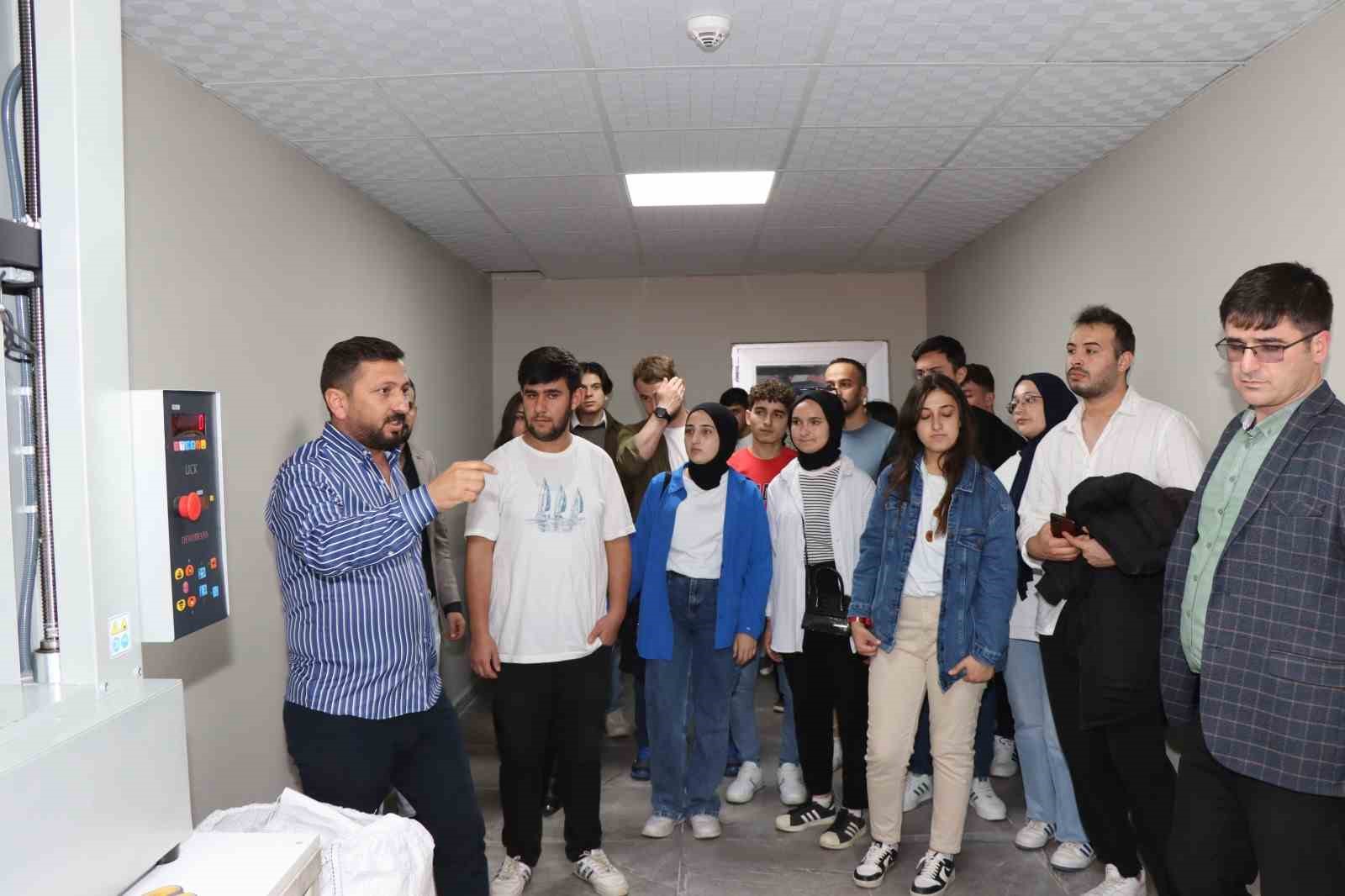 Derste öğrendiklerini sahada gördüler