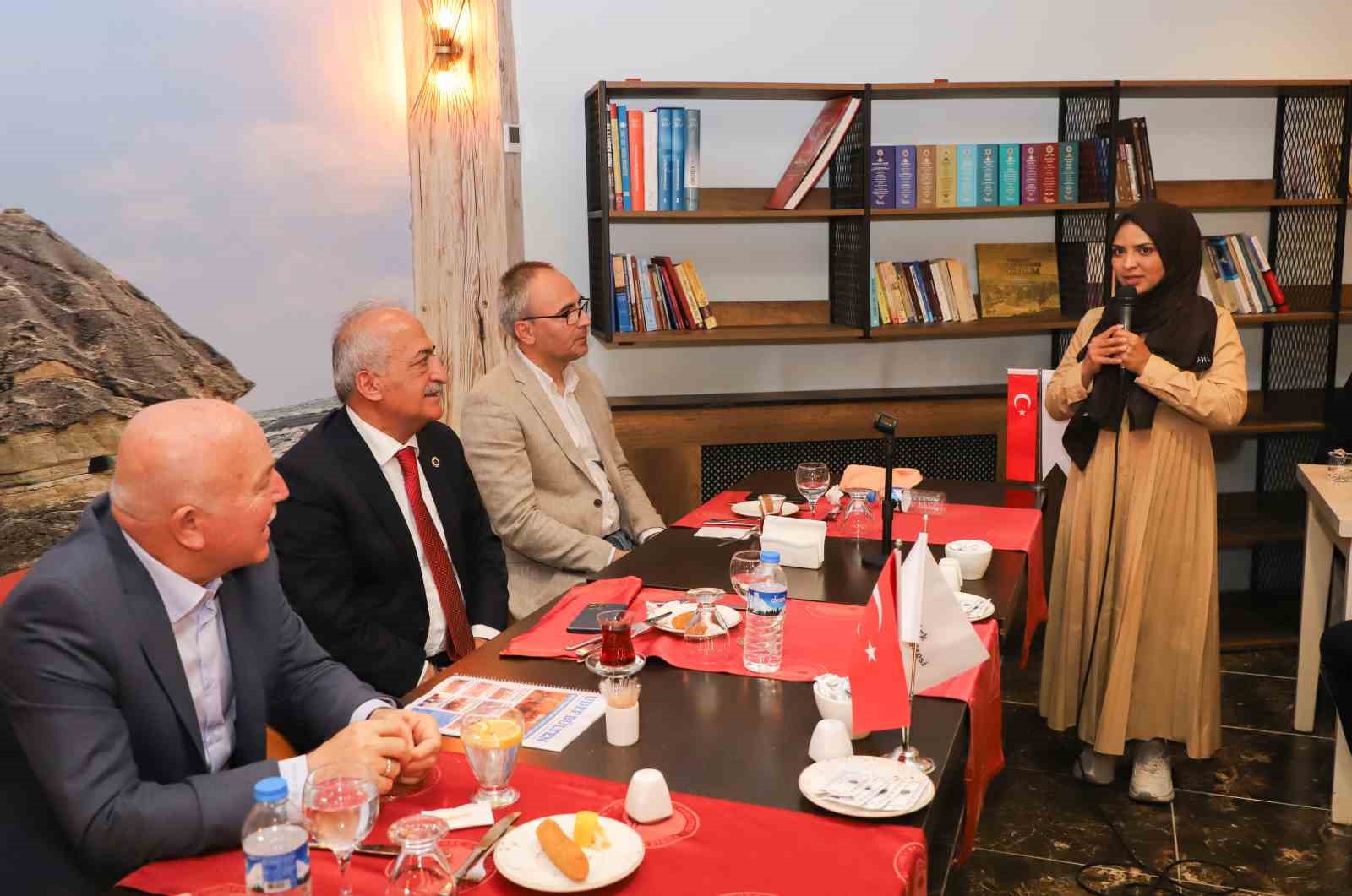 Uluslararası öğrenciler mezuniyet heyecanı yaşadı